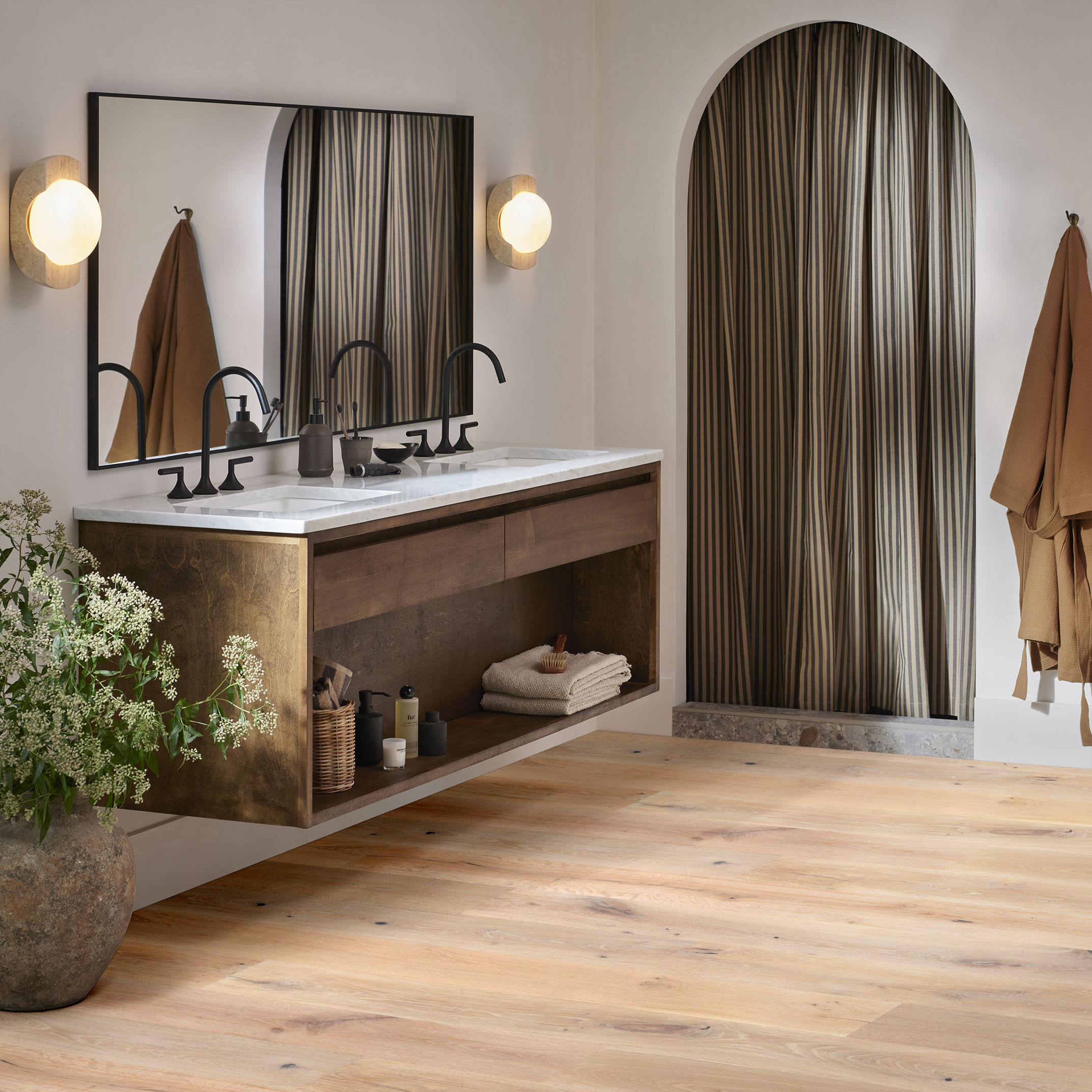 CHATEAU OAK PORTICO ROOM