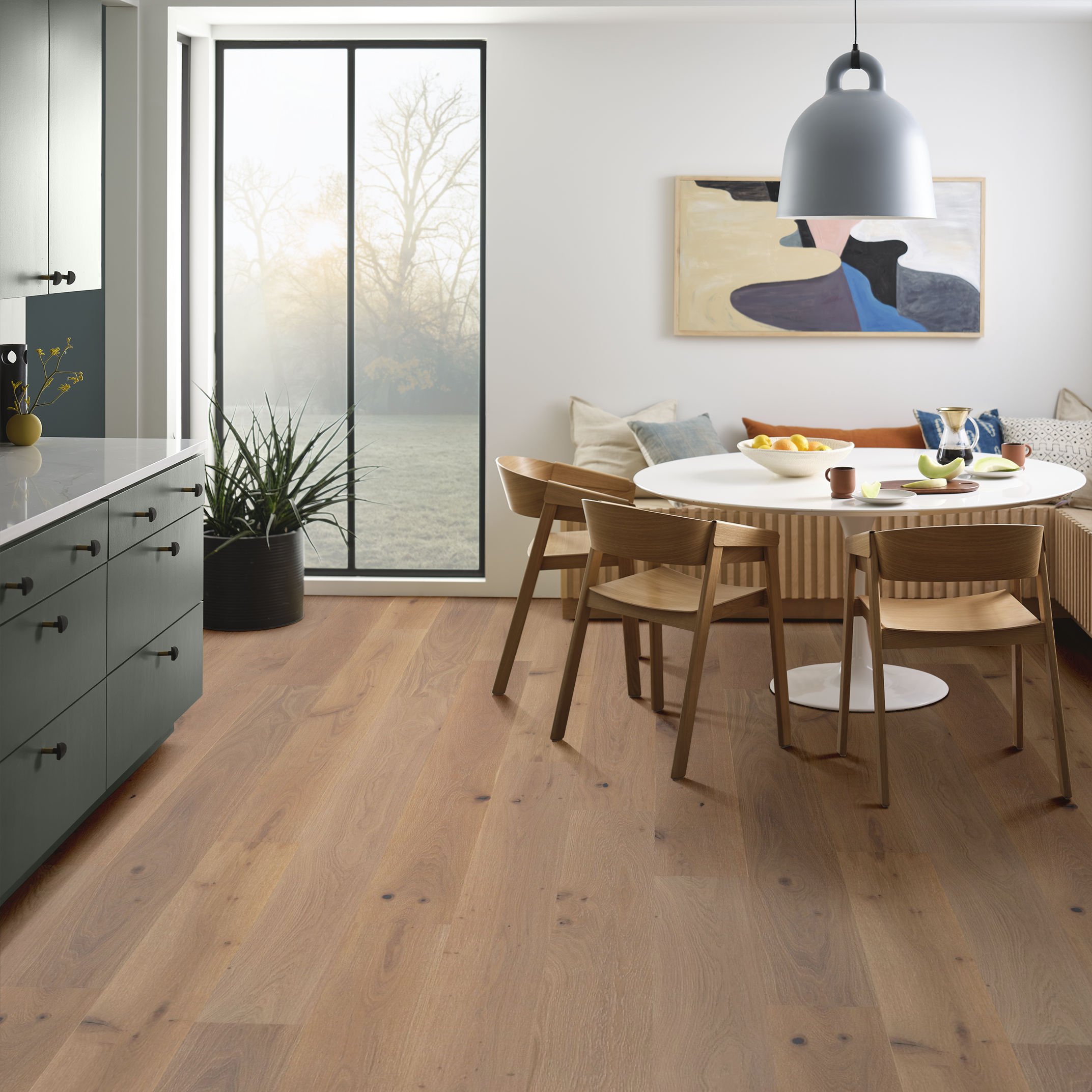 CHATEAU OAK BALUSTRADE ROOM