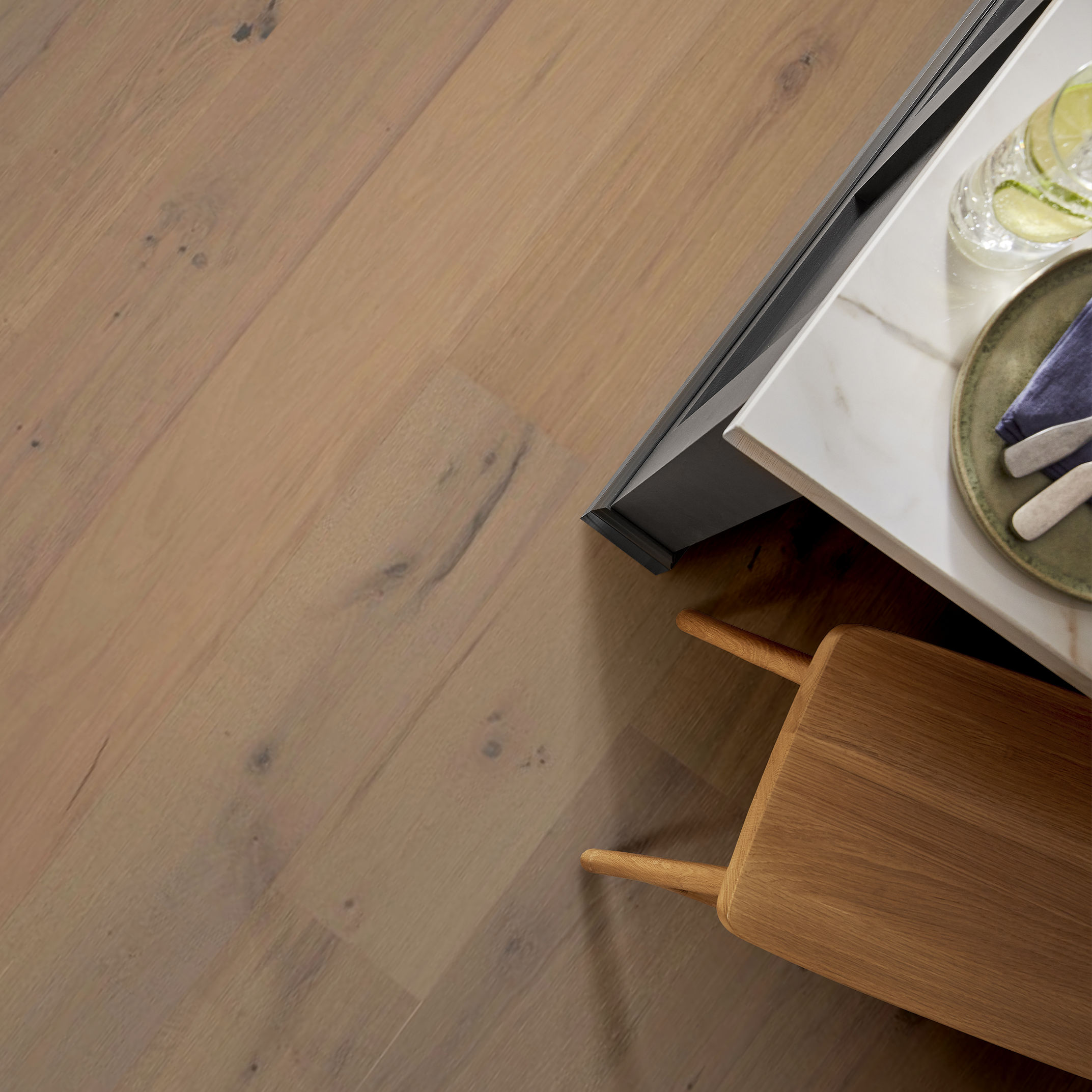 CHATEAU OAK PARLOR ROOM