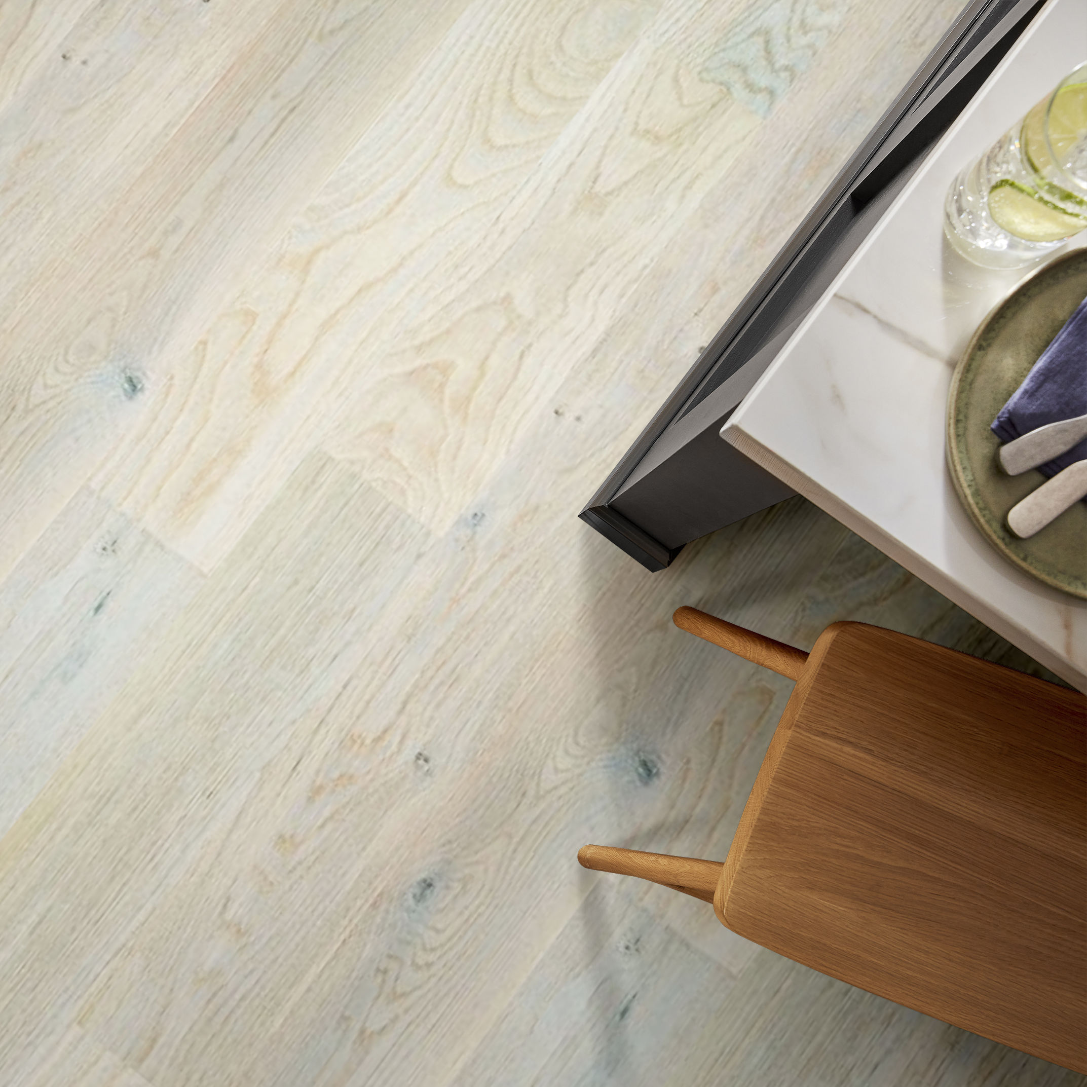 METALLICS II PEARL ROOM