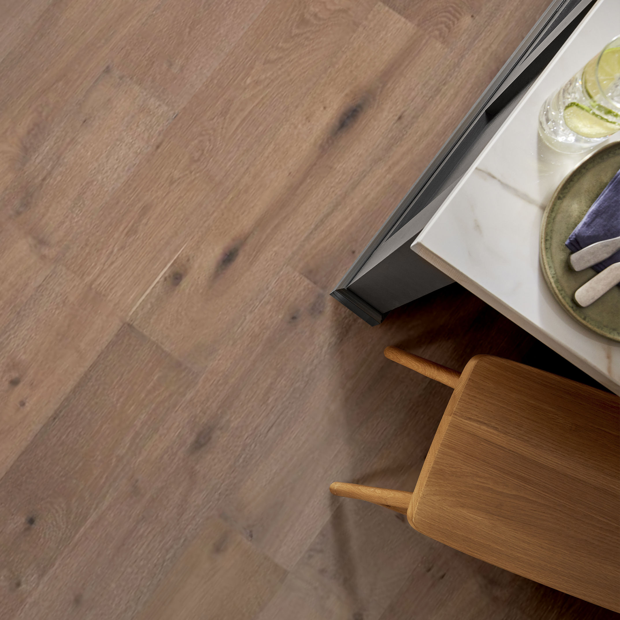 METALLICS II PLATINUM ROOM