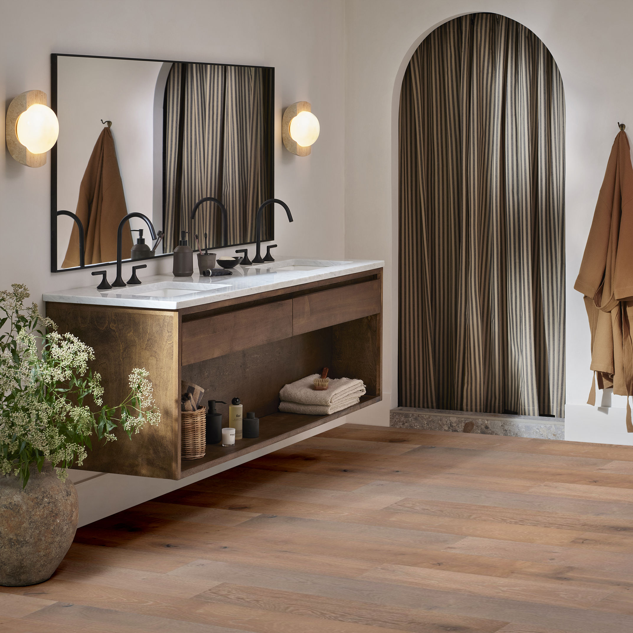 METALLICS II PLATINUM ROOM