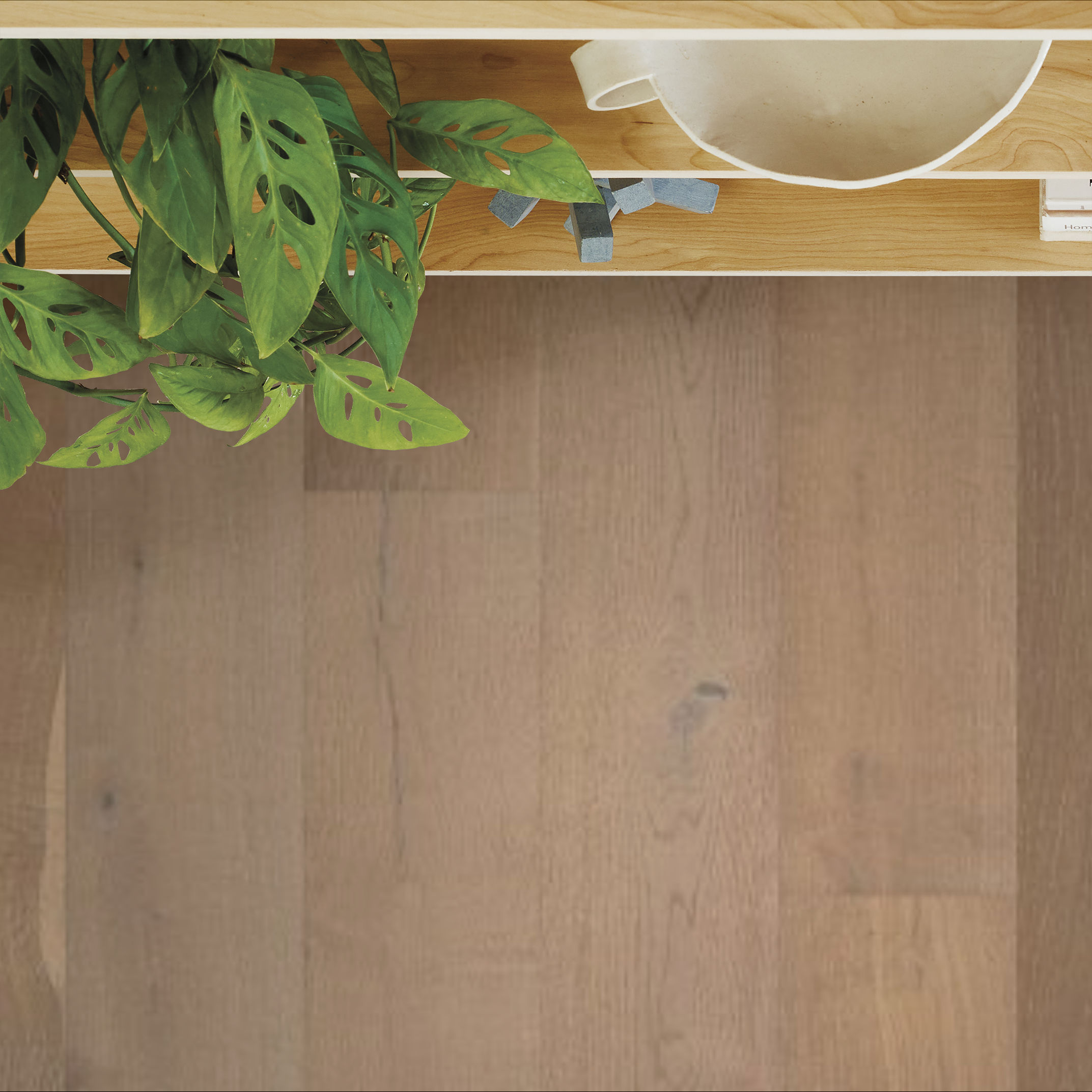 METALLICS II LUXE GOLD ROOM