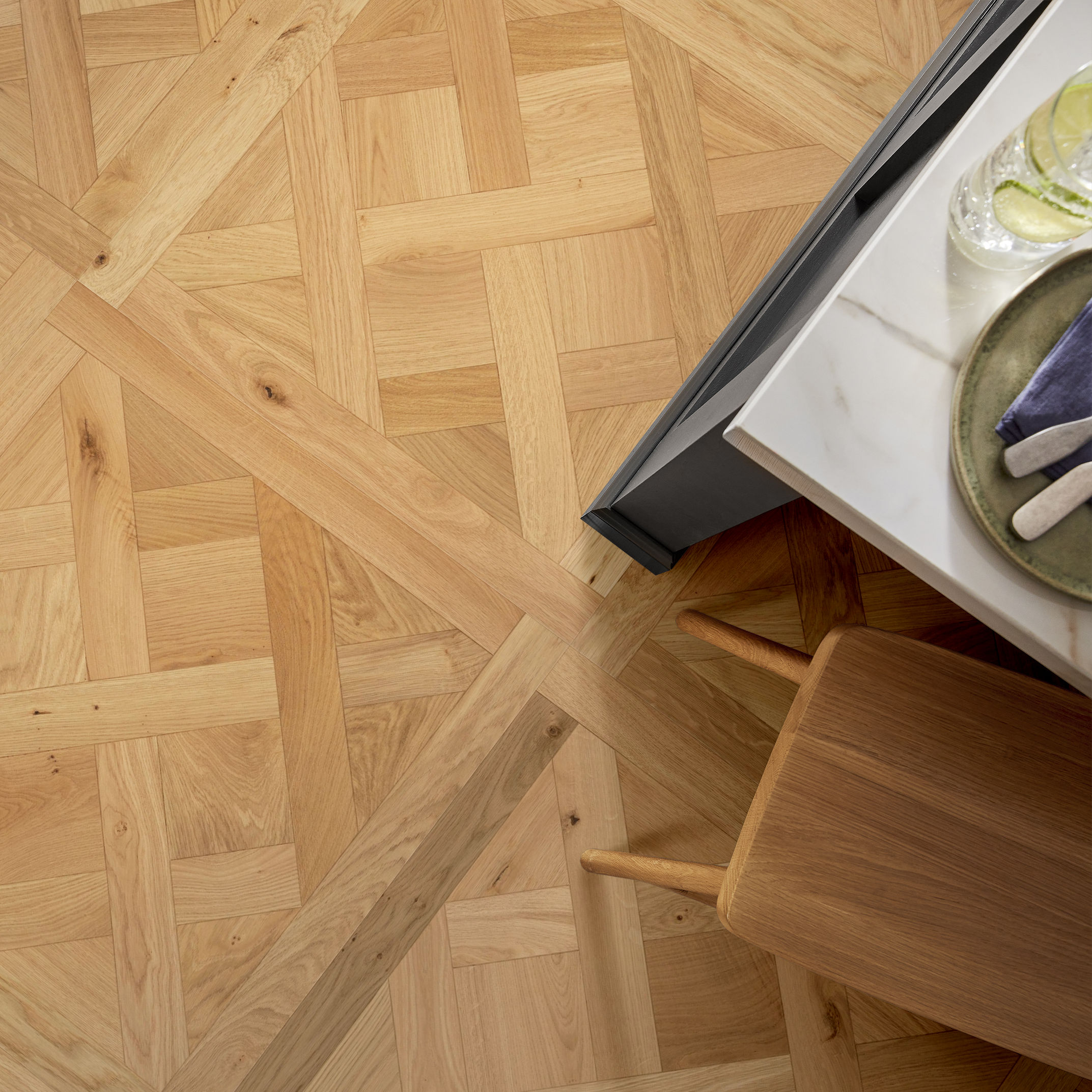 PROVINCIAL PARQUET AU NATURALE ROOM