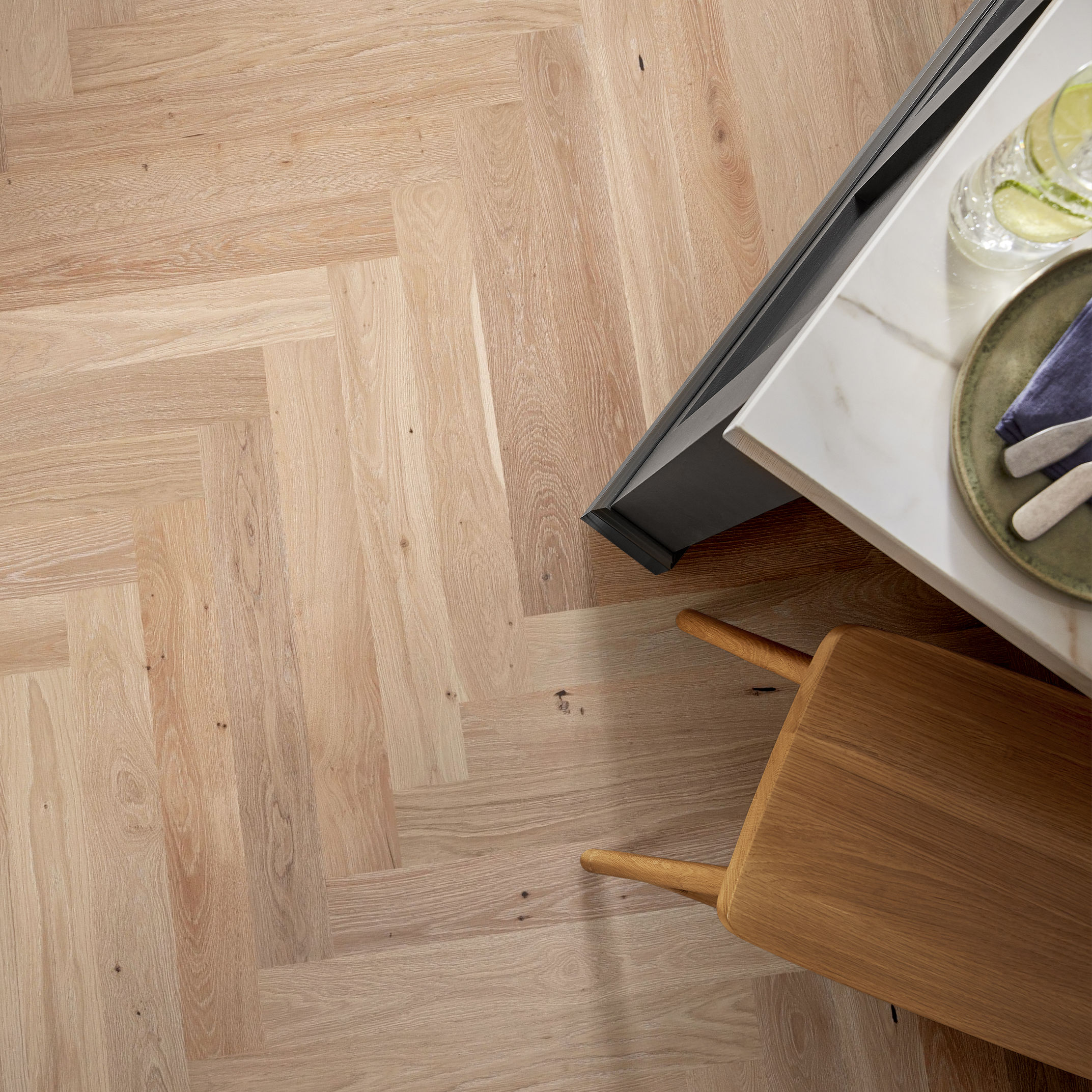 PROVINCIAL HERRINGBONE PARCHMENT ROOM