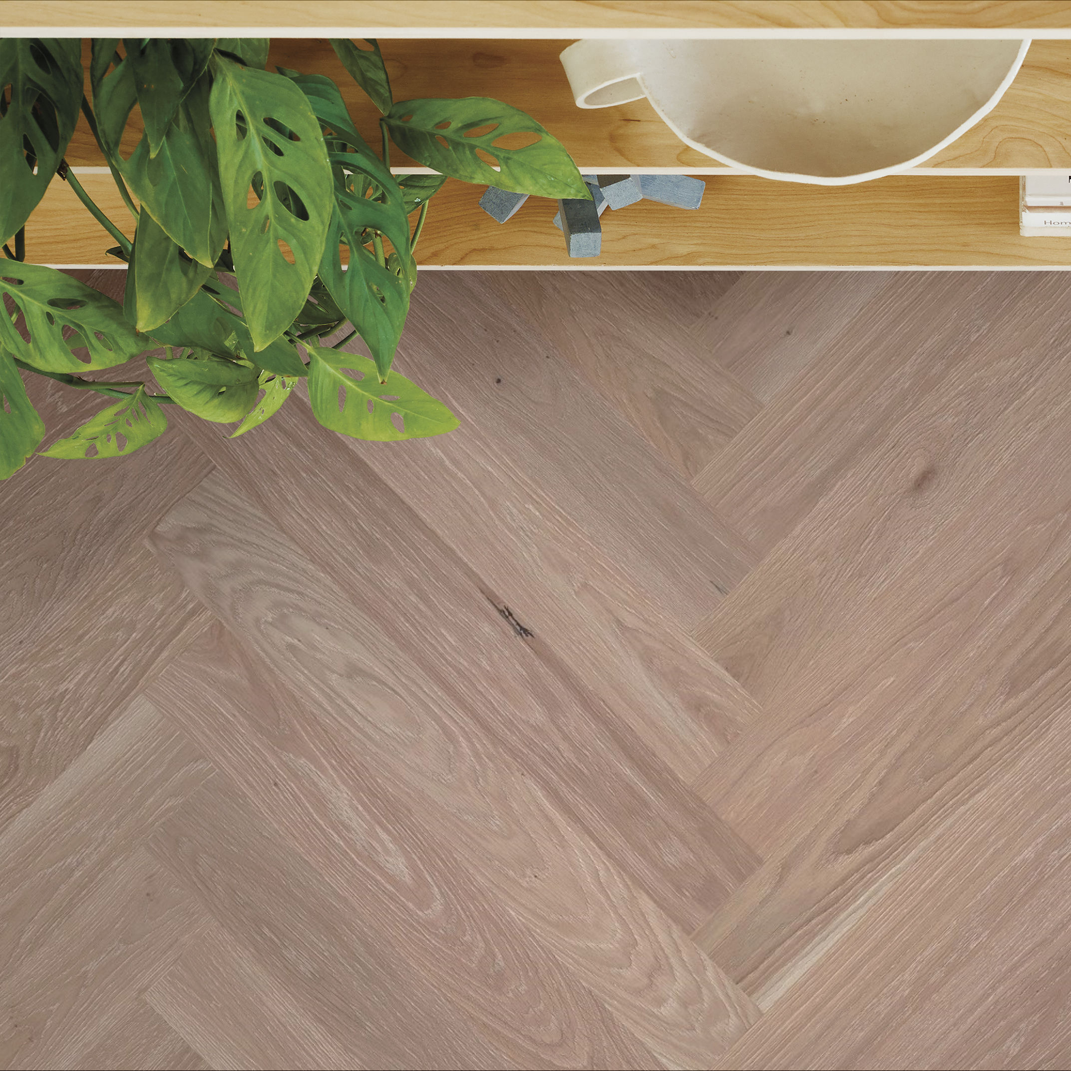 PROVINCIAL HERRINGBONE ASHEN ROOM