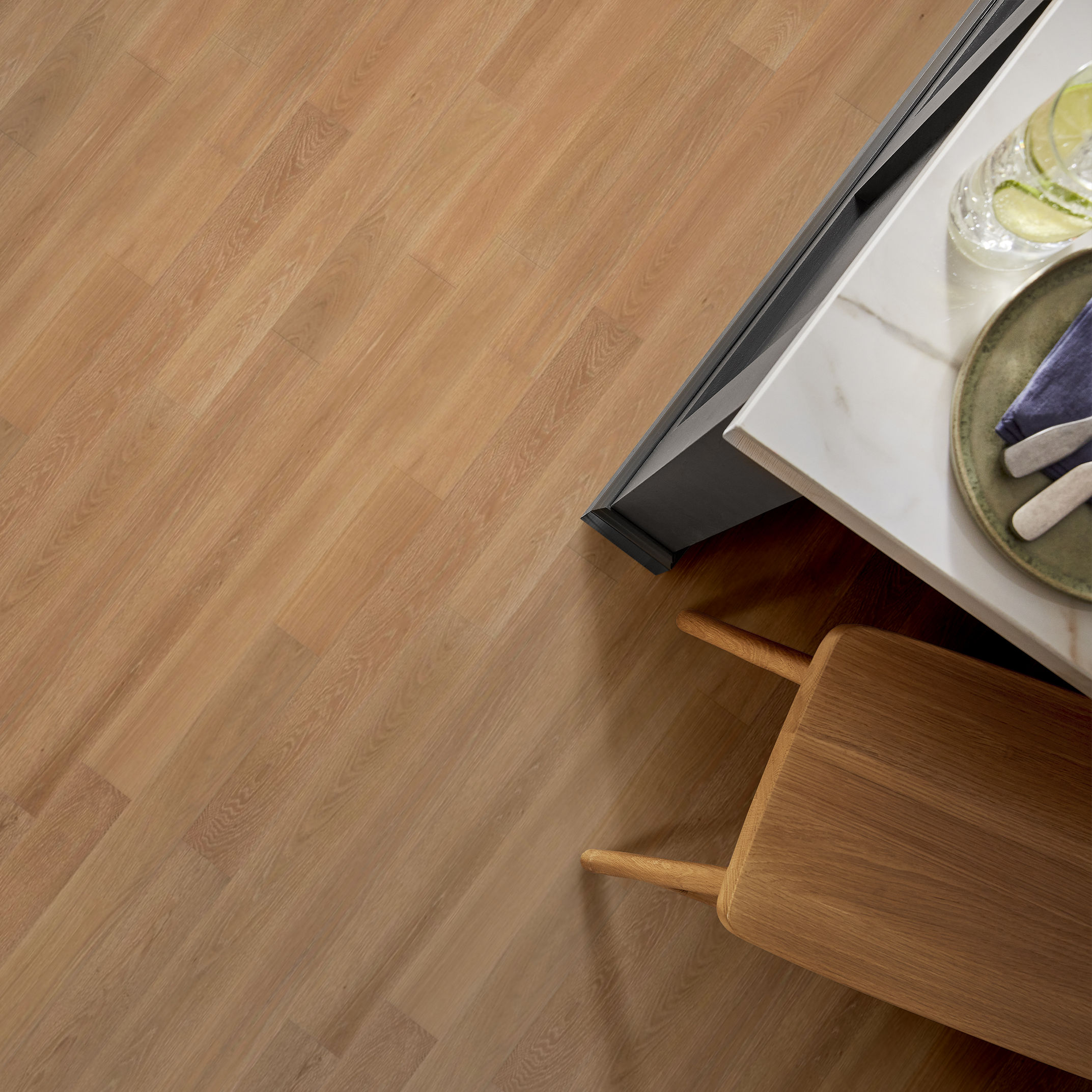 CARPENTRY OAK AMBER GLOW ROOM