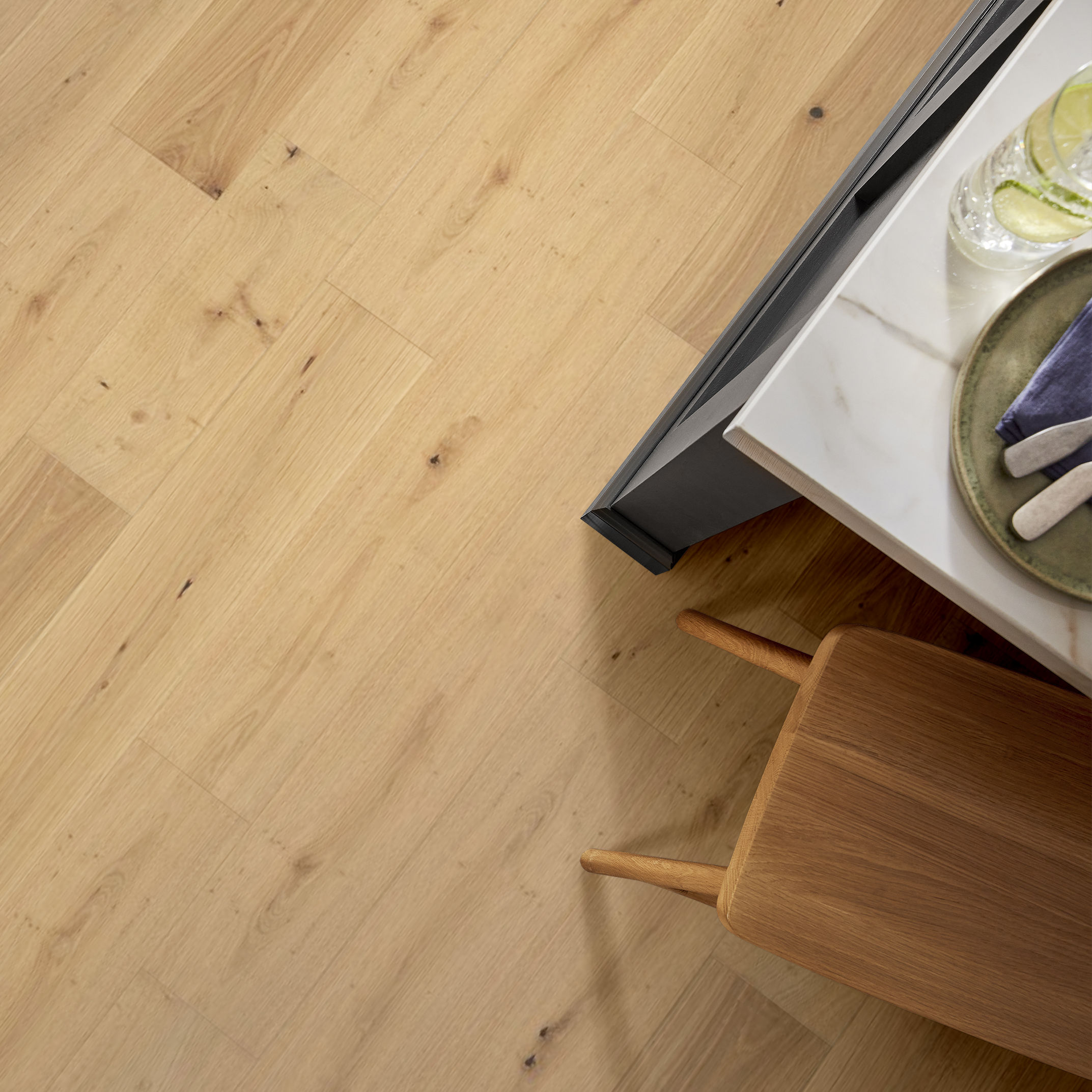 ARTISAN OAK CANVAS ROOM