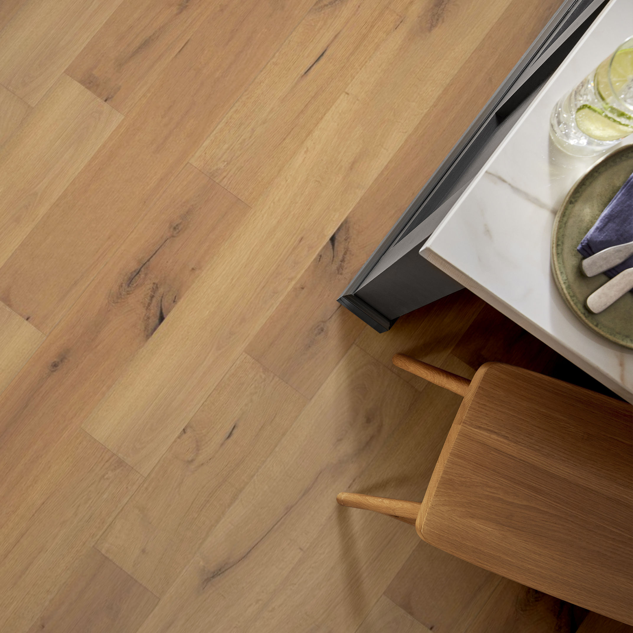 ARTISAN OAK BRISTLE ROOM