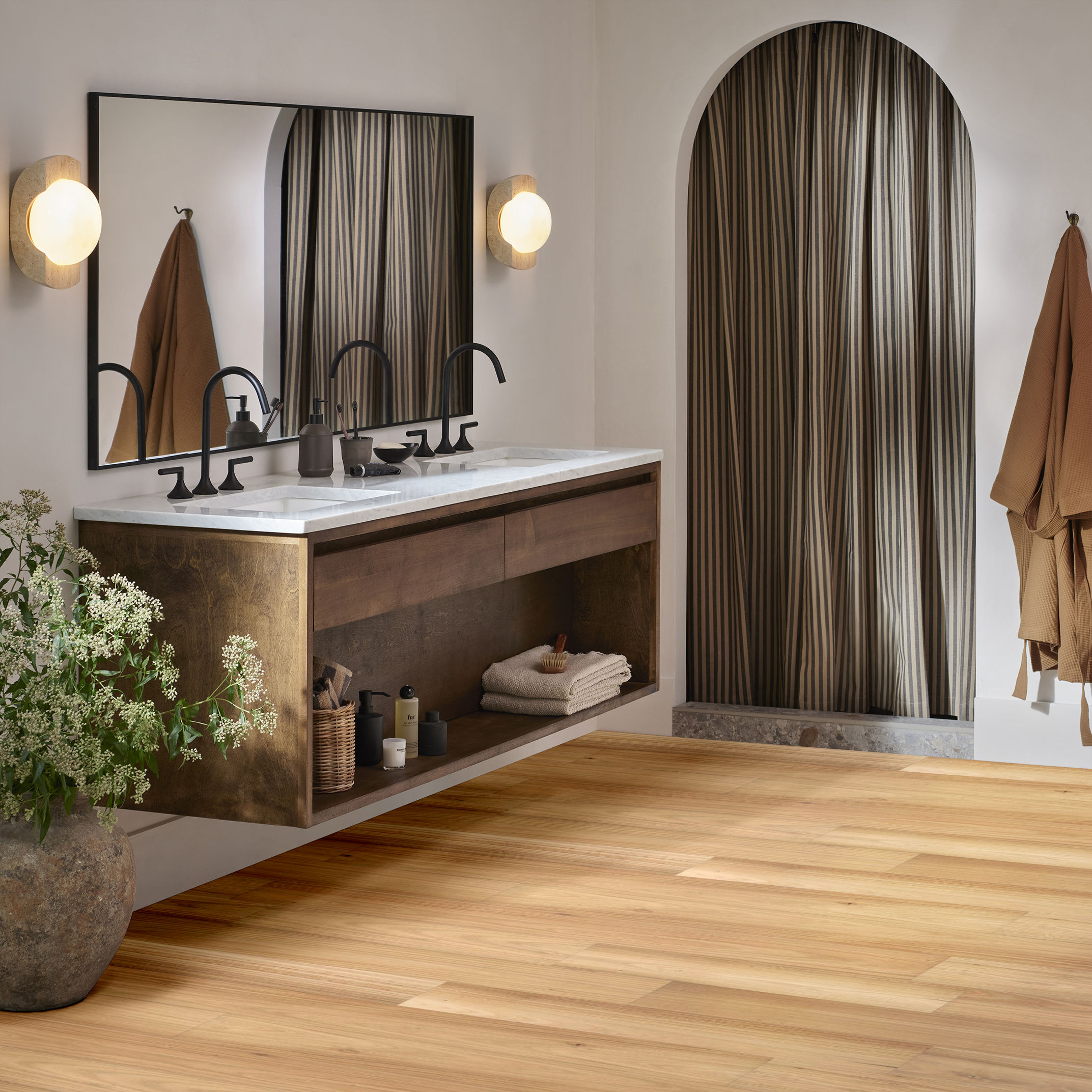 VALENCIA WALNUT ALABASTER ROOM