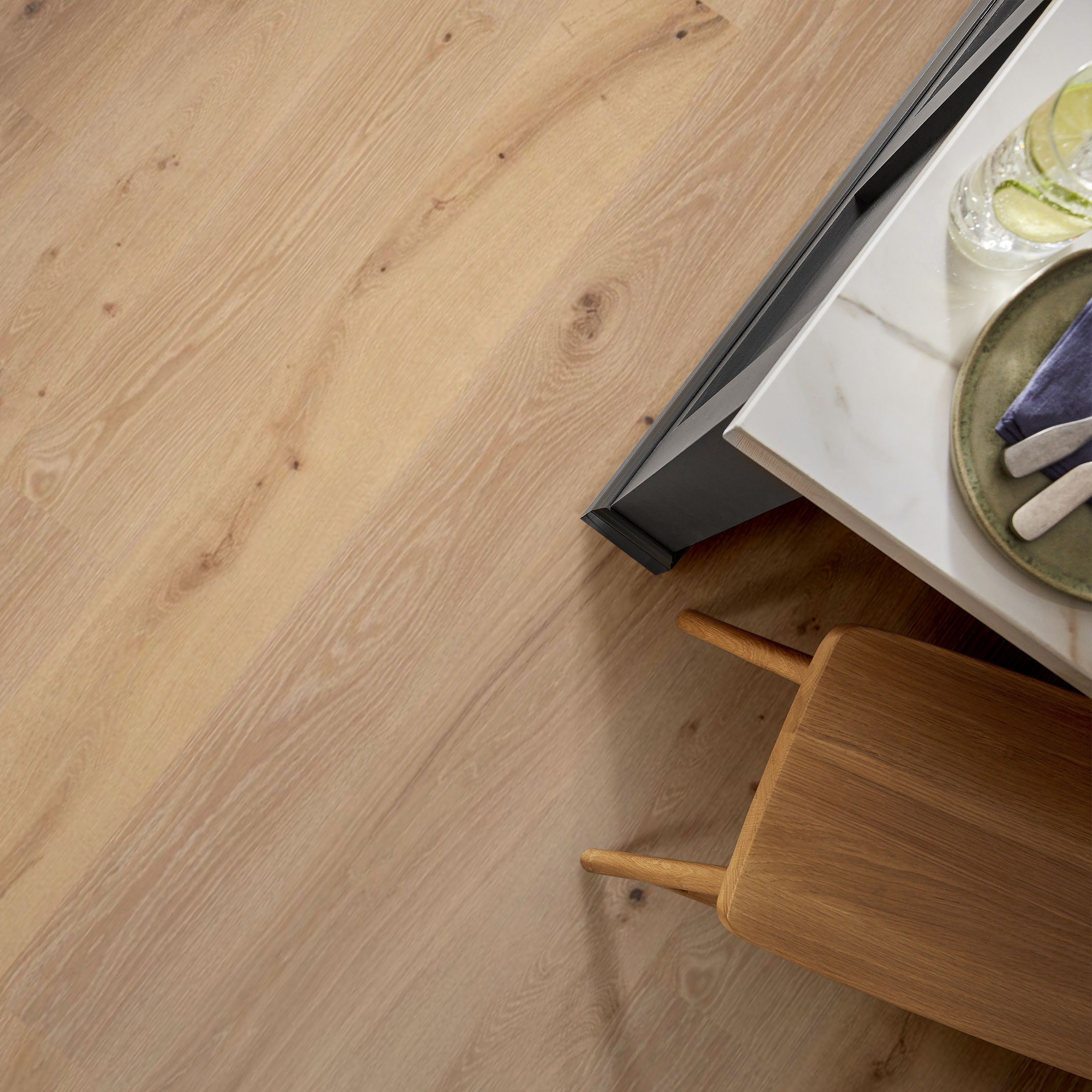 HERITAGE OAK VELLUM ROOM