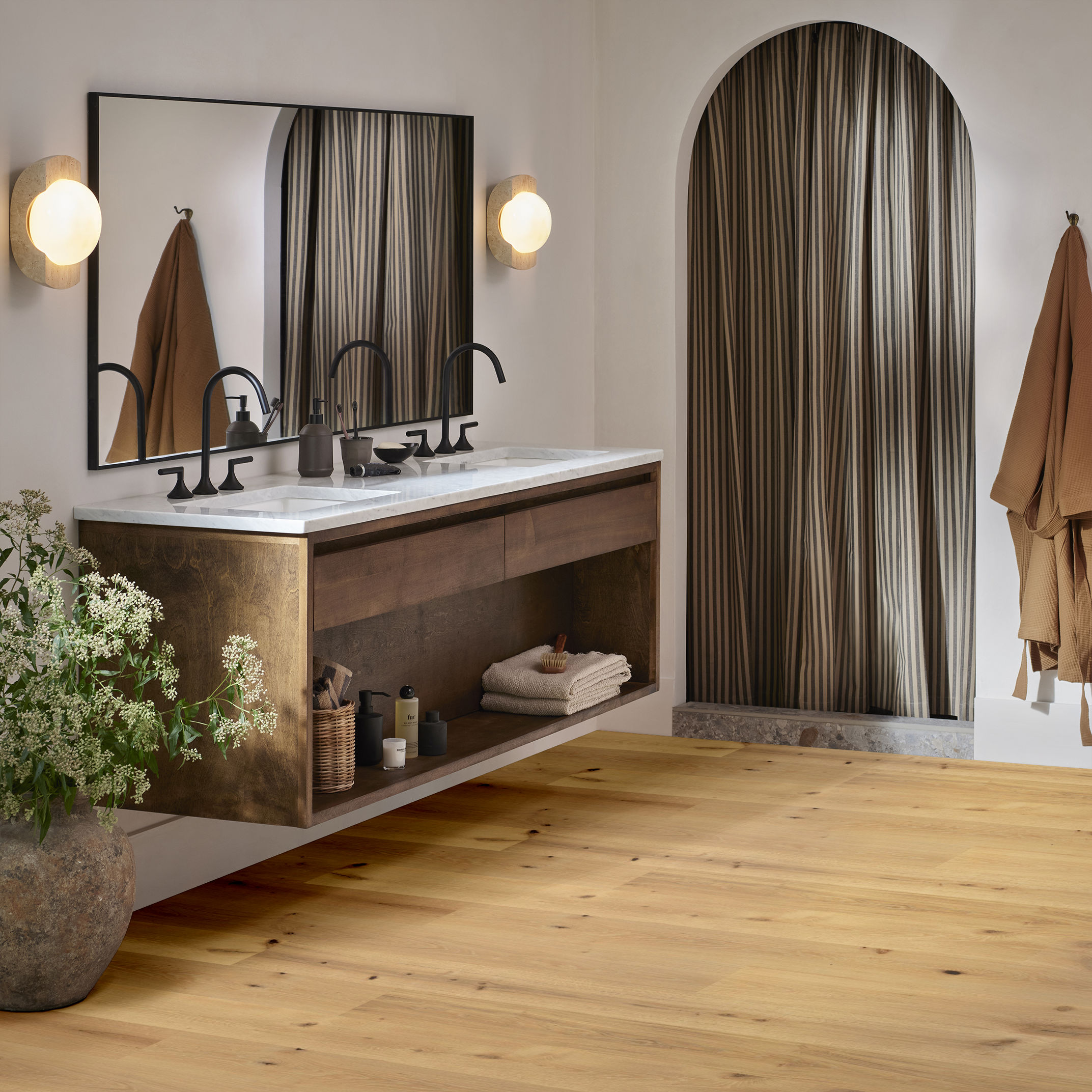 HERITAGE OAK CITRINE ROOM