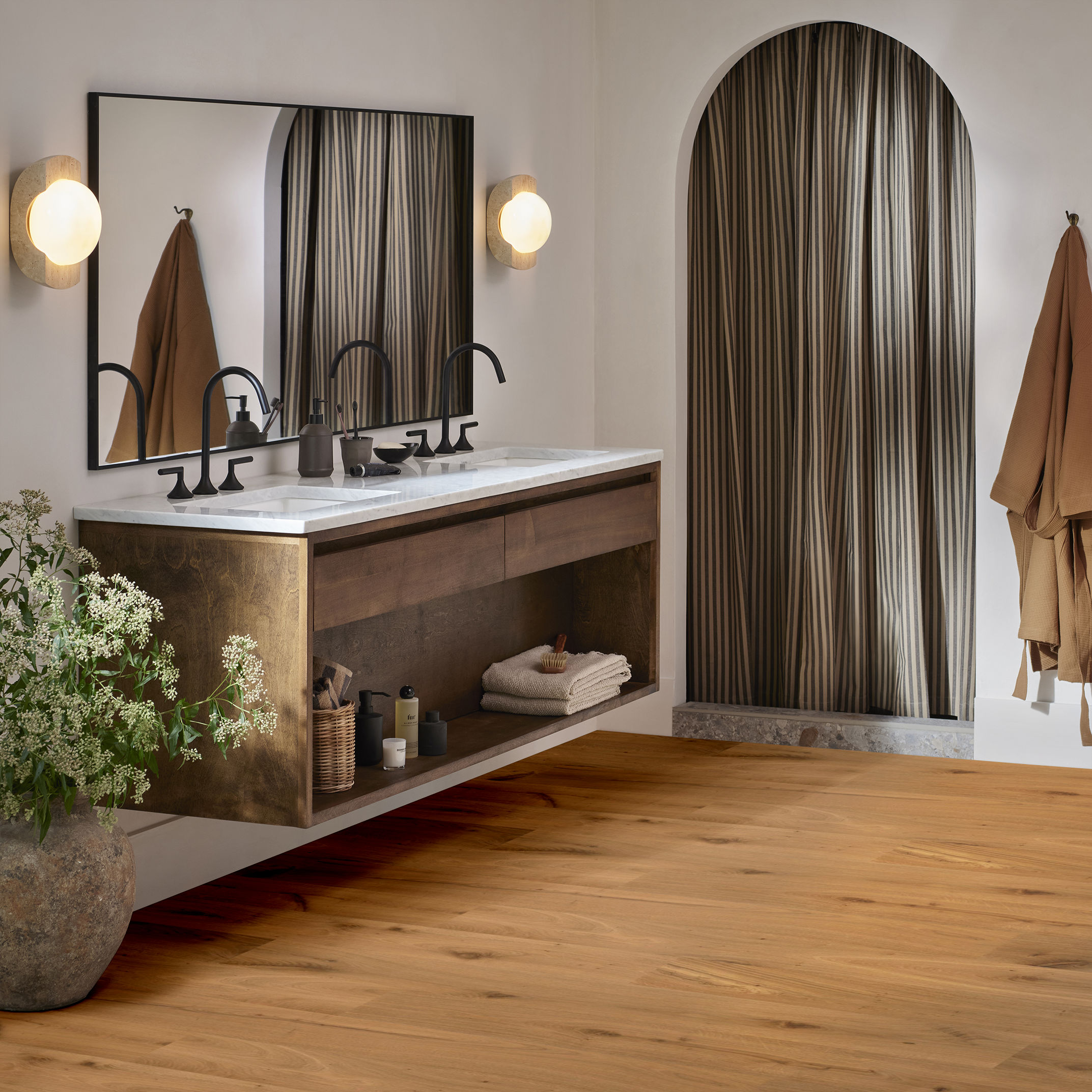 HERITAGE OAK EARTHEN ROOM