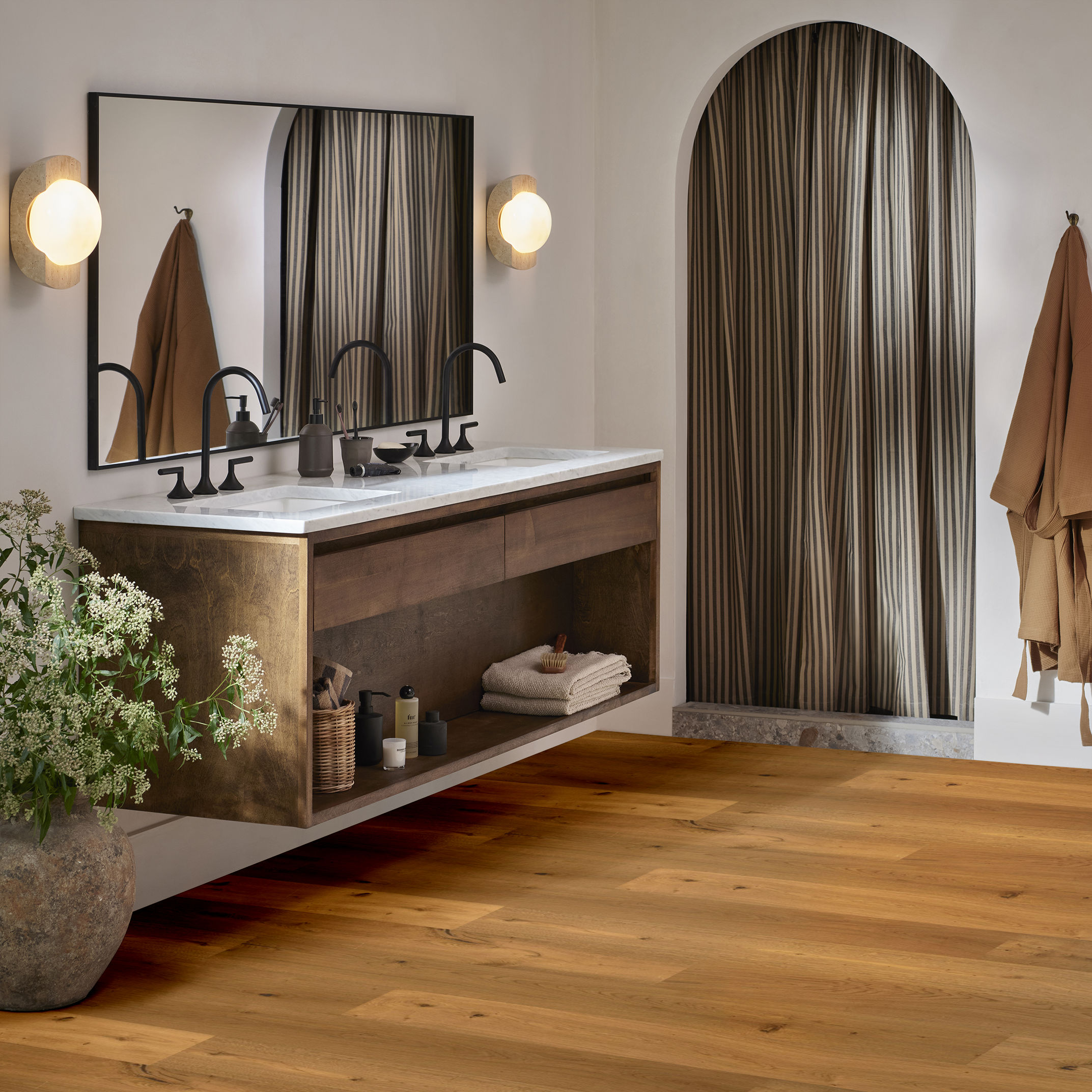 HERITAGE OAK EMBER ROOM