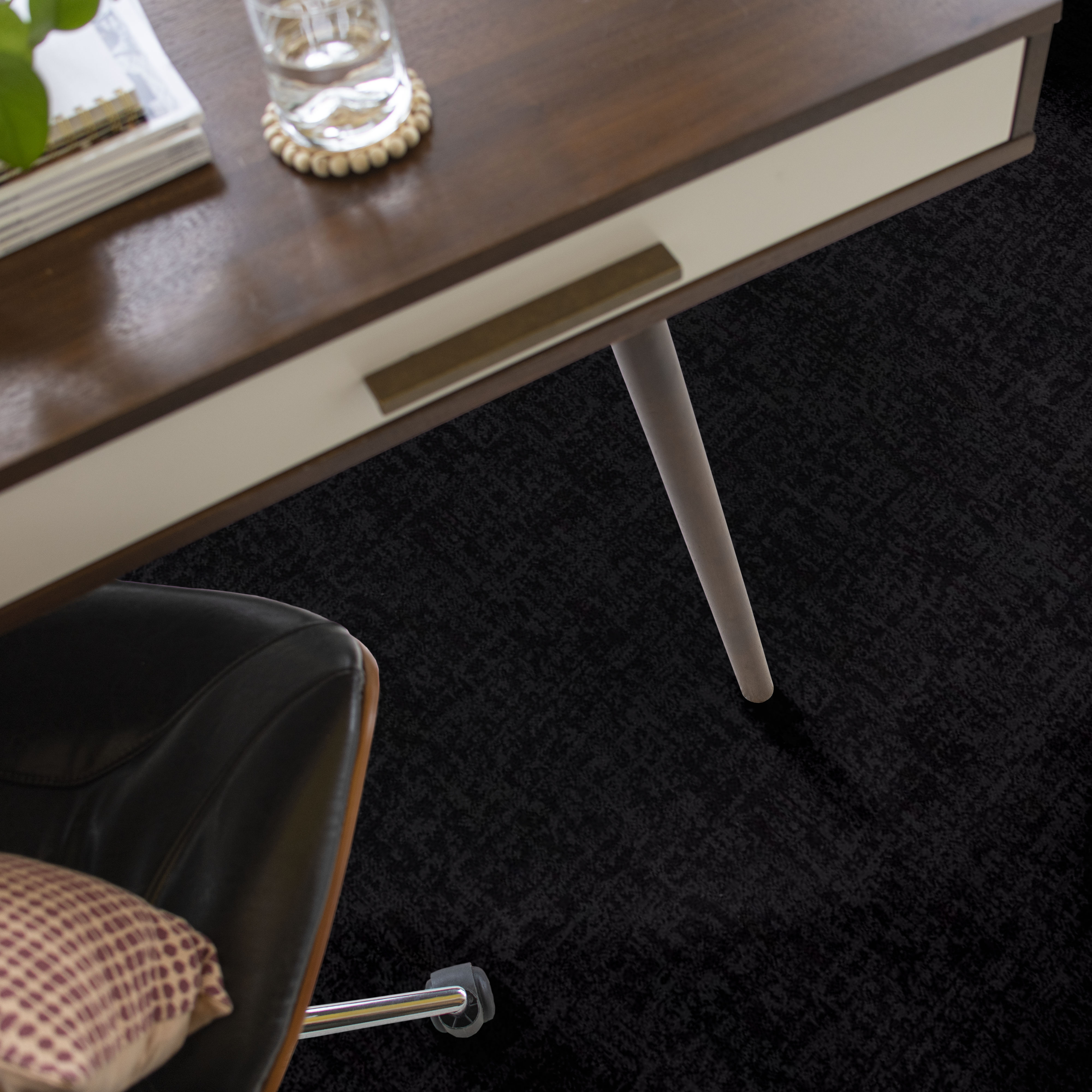 FINE STRUCTURE WROUGHT IRON ROOM