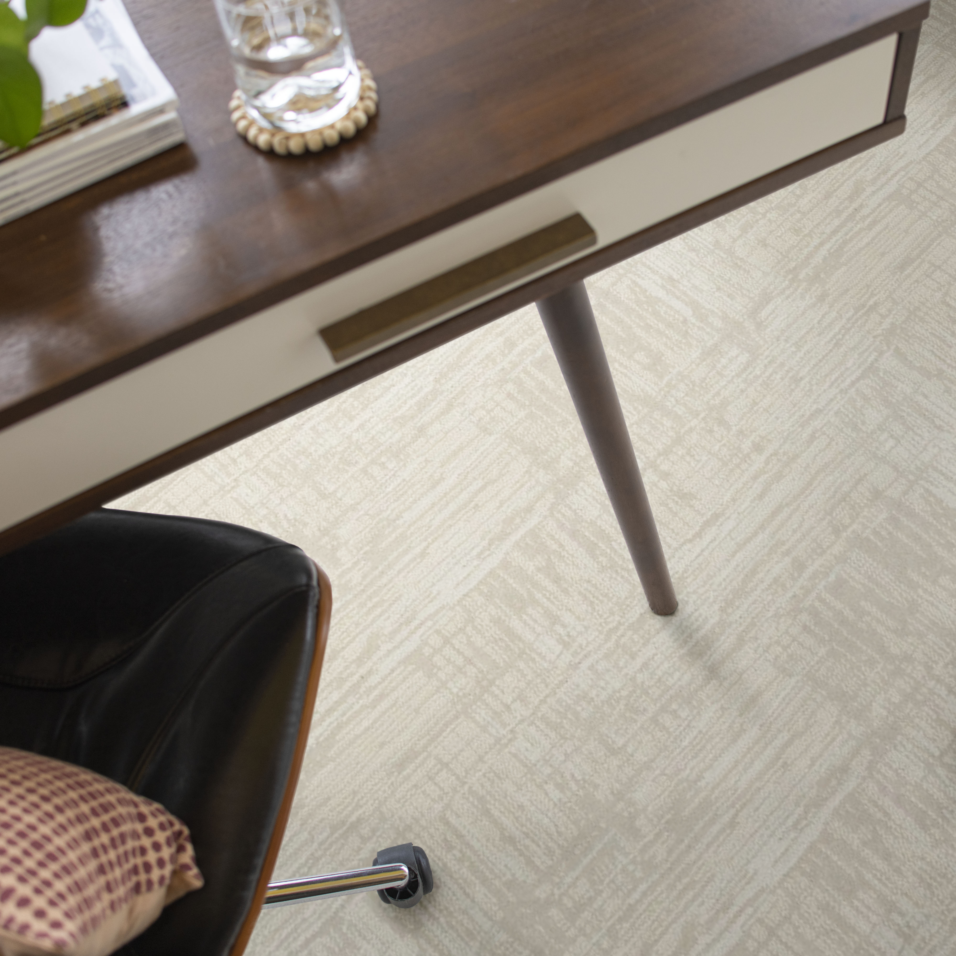 INSIGHTFUL JOURNEY CANDLE LIGHT ROOM