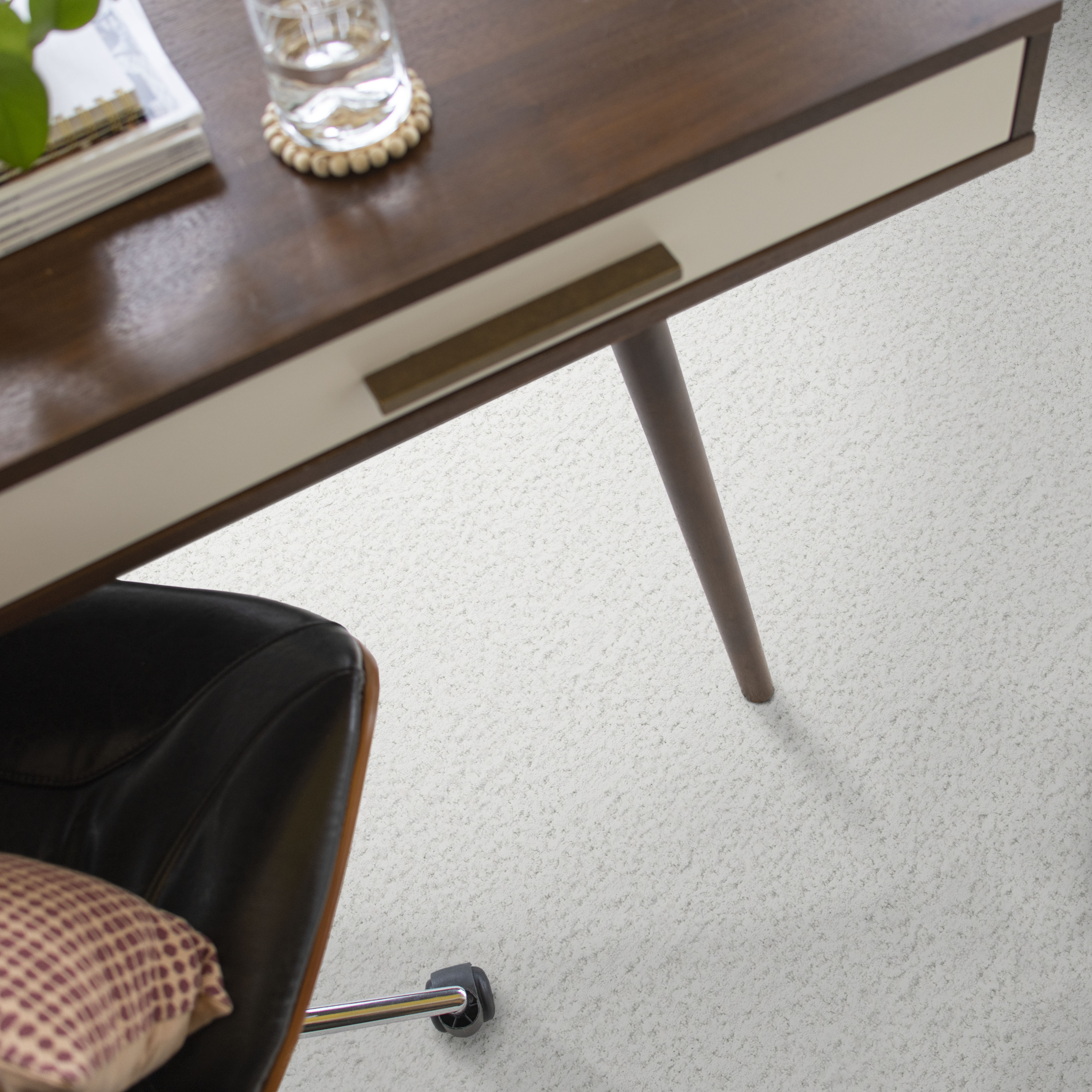 ARTISTIC PRESENCE SNOWFALL ROOM