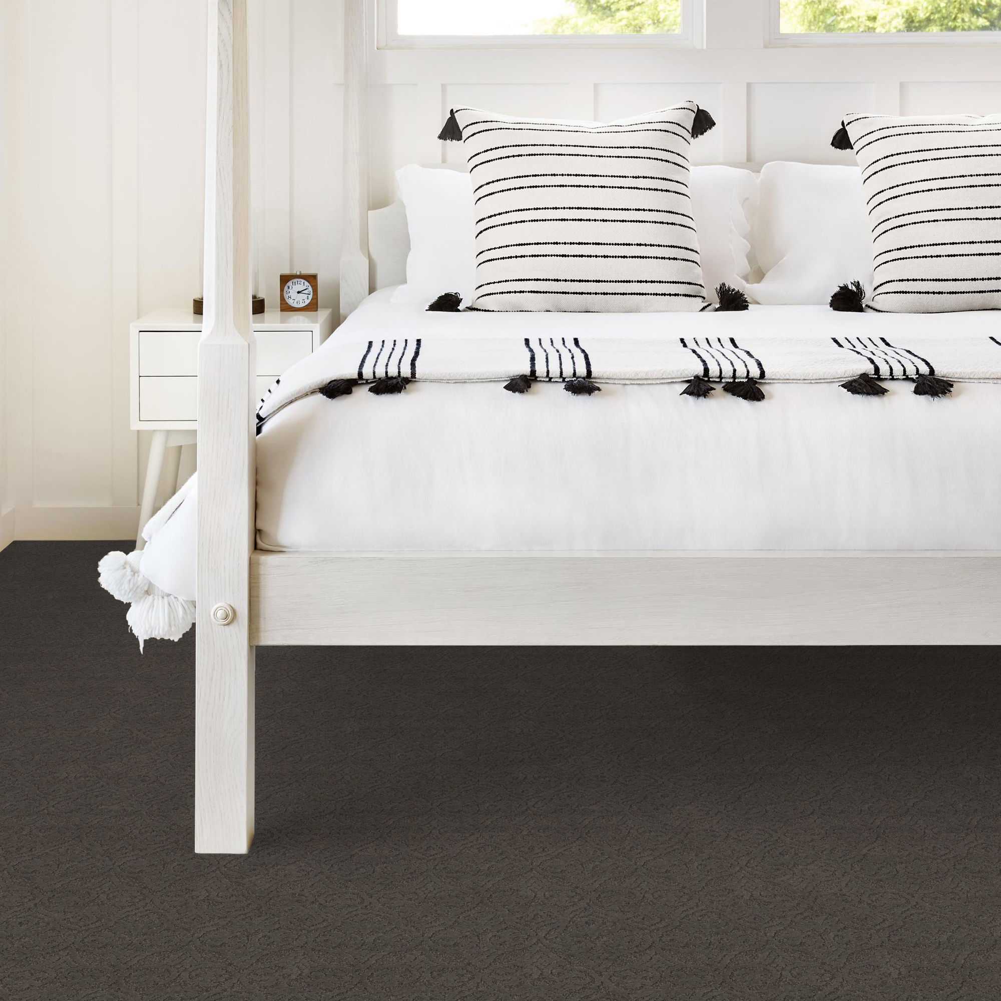 MODERN AMENITIES ARMORY ROOM