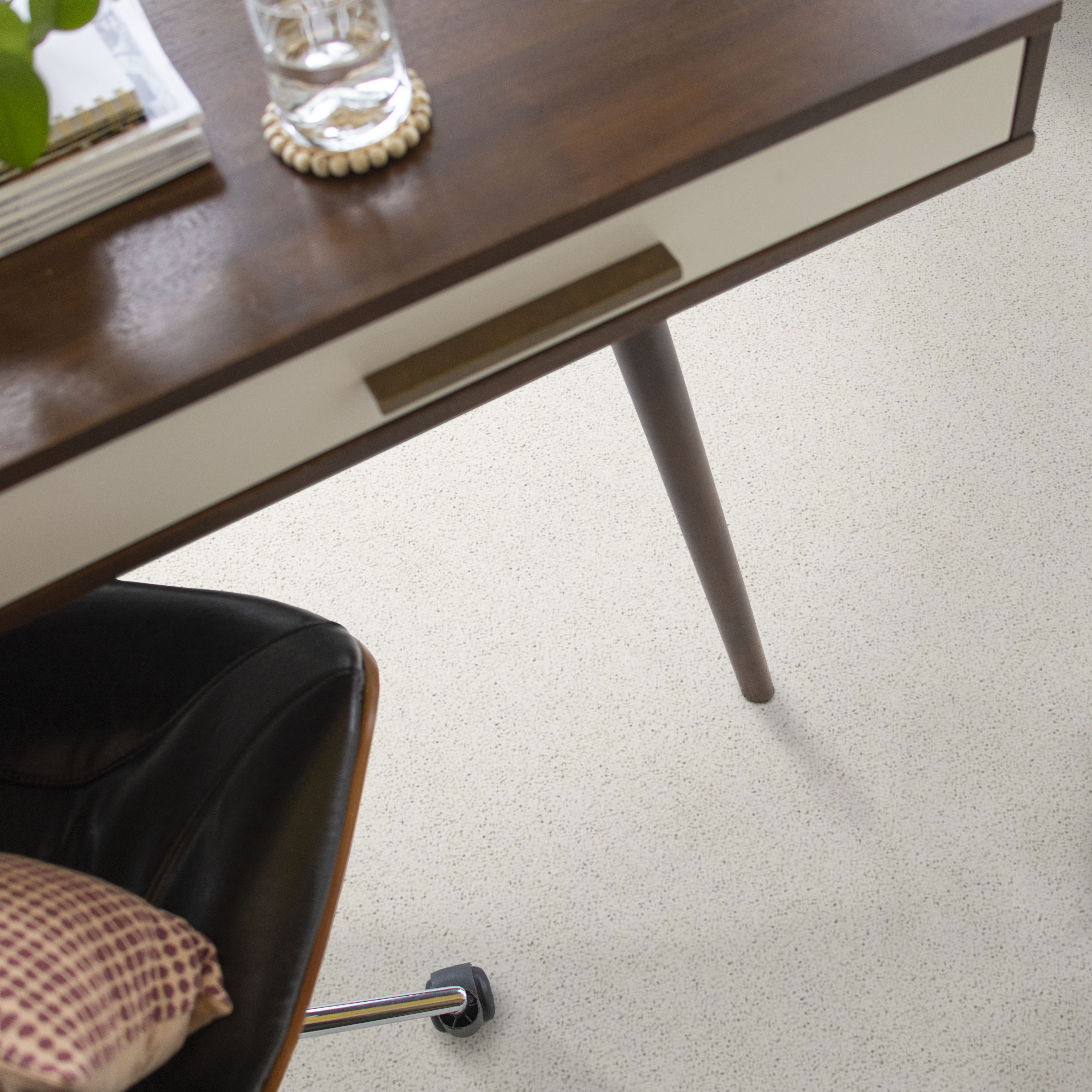 LONESTAR SIMPLY WHITE ROOM