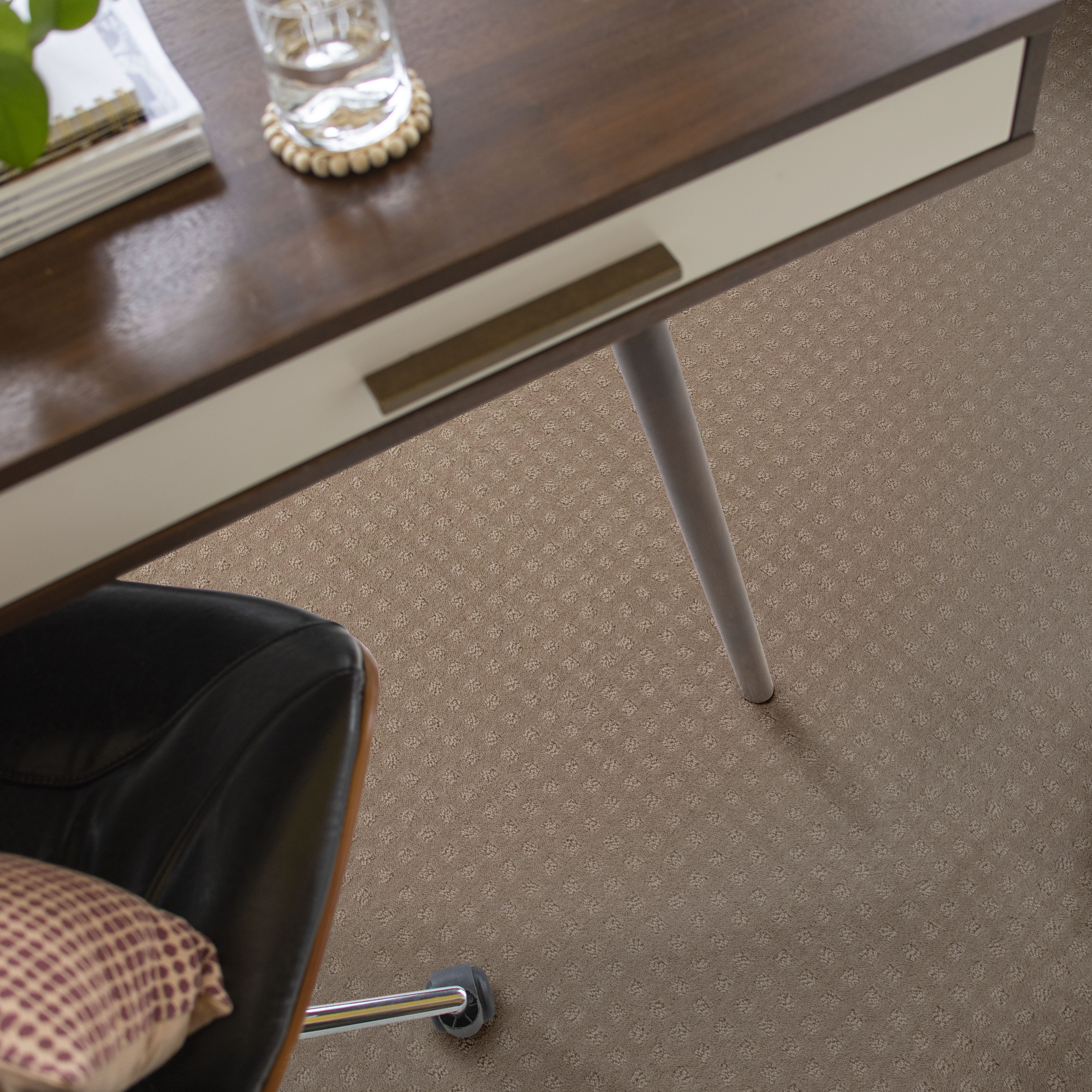 NOTTINGHAM ANTIQUE LACE ROOM