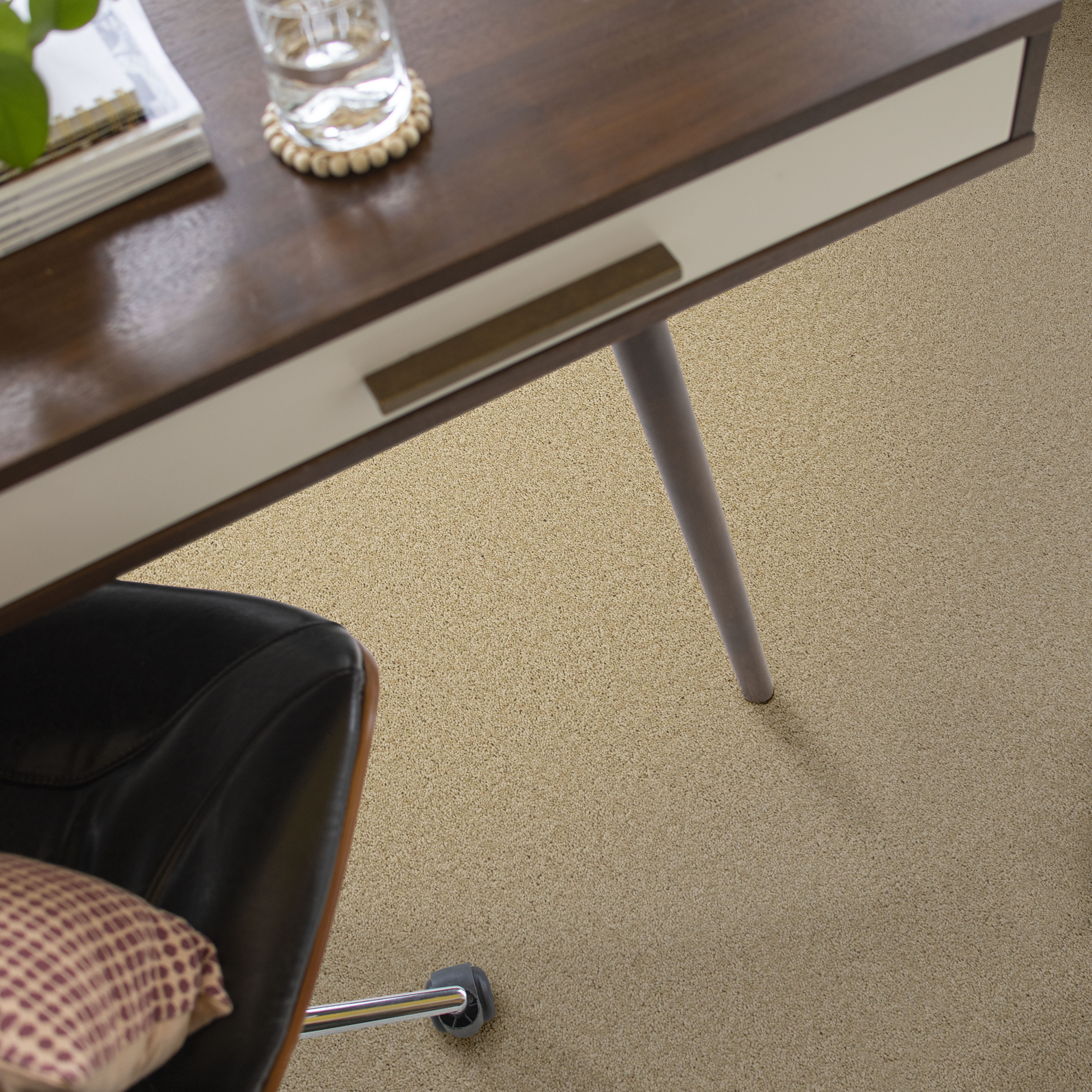 LAGUNA BEACH SANDY SHORE ROOM