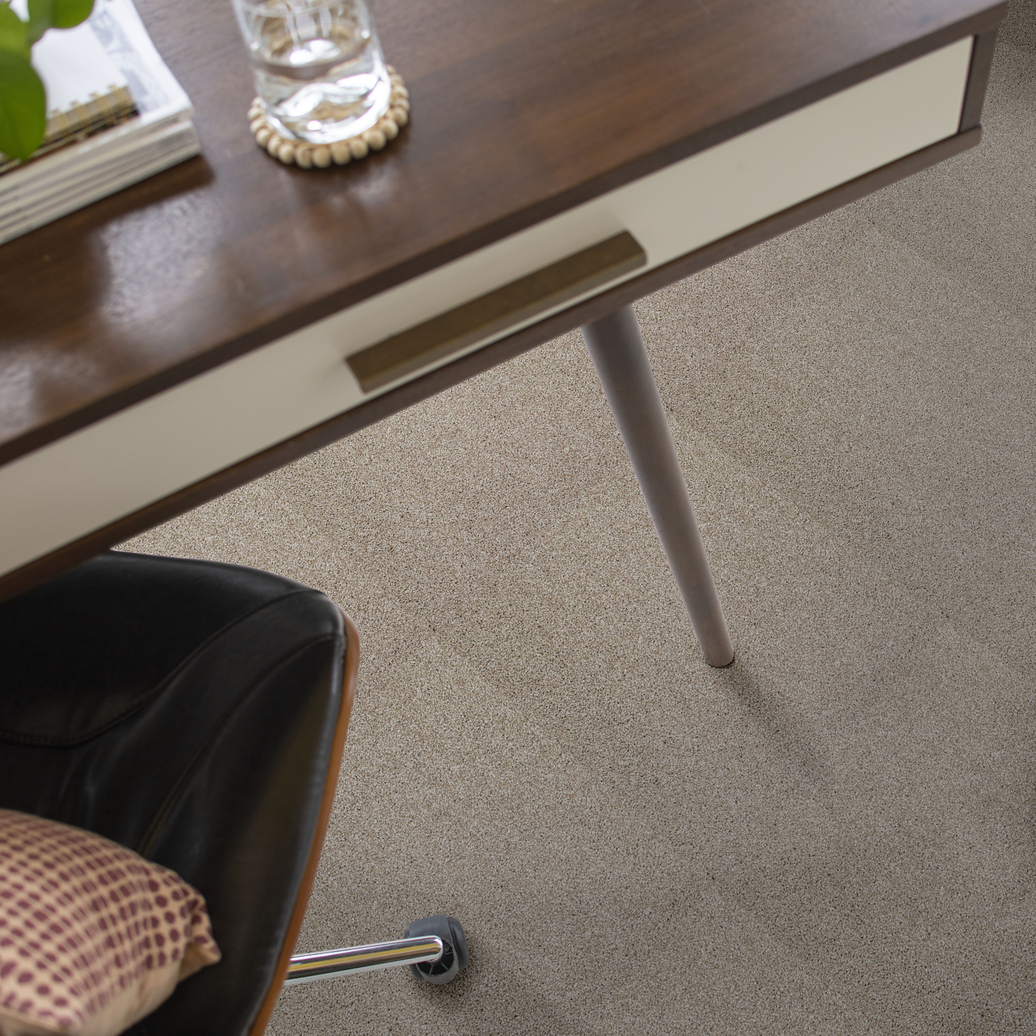 ALWAYS READY II STUDIO TAUPE ROOM