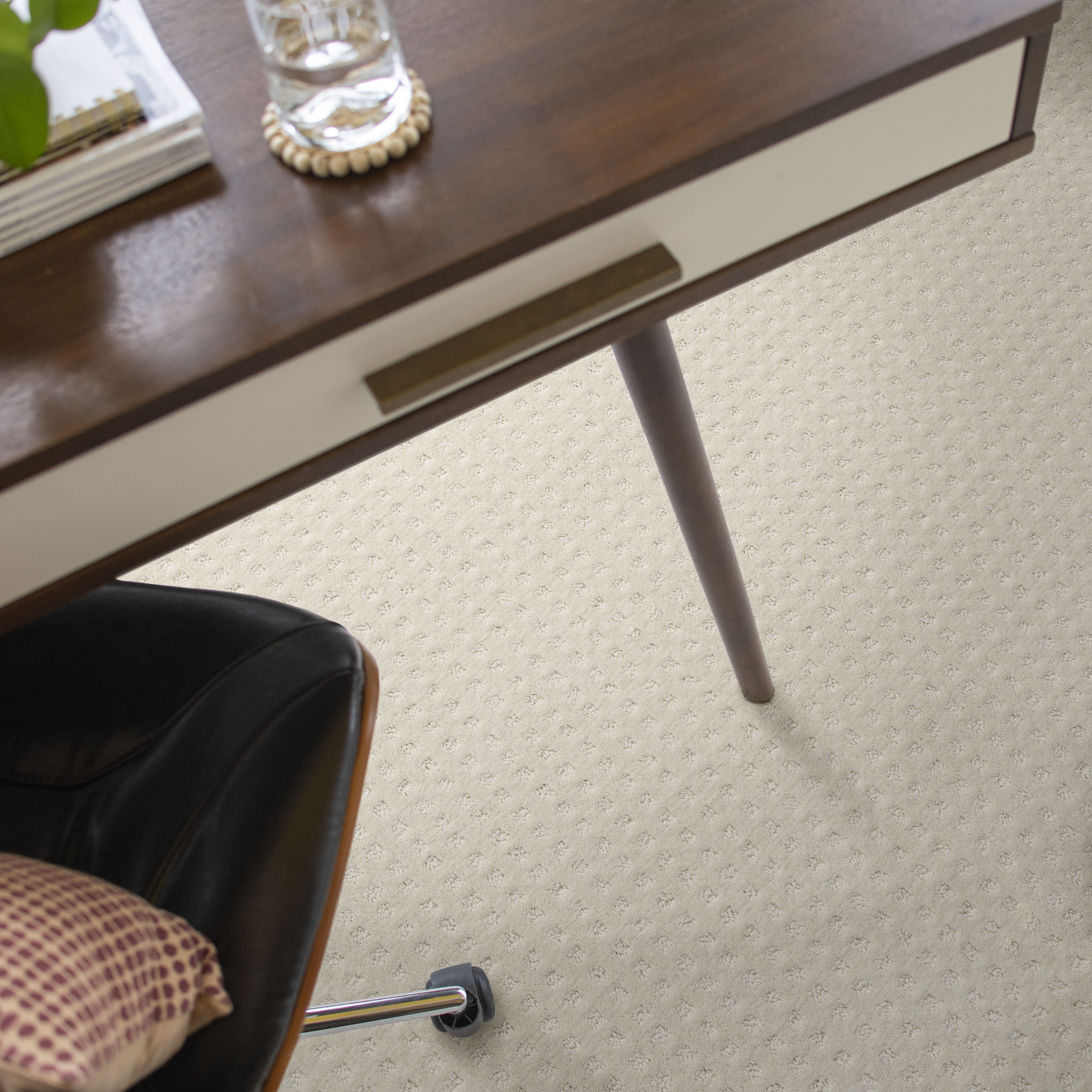 ALLURING DISPOSITION CRISP LINEN ROOM