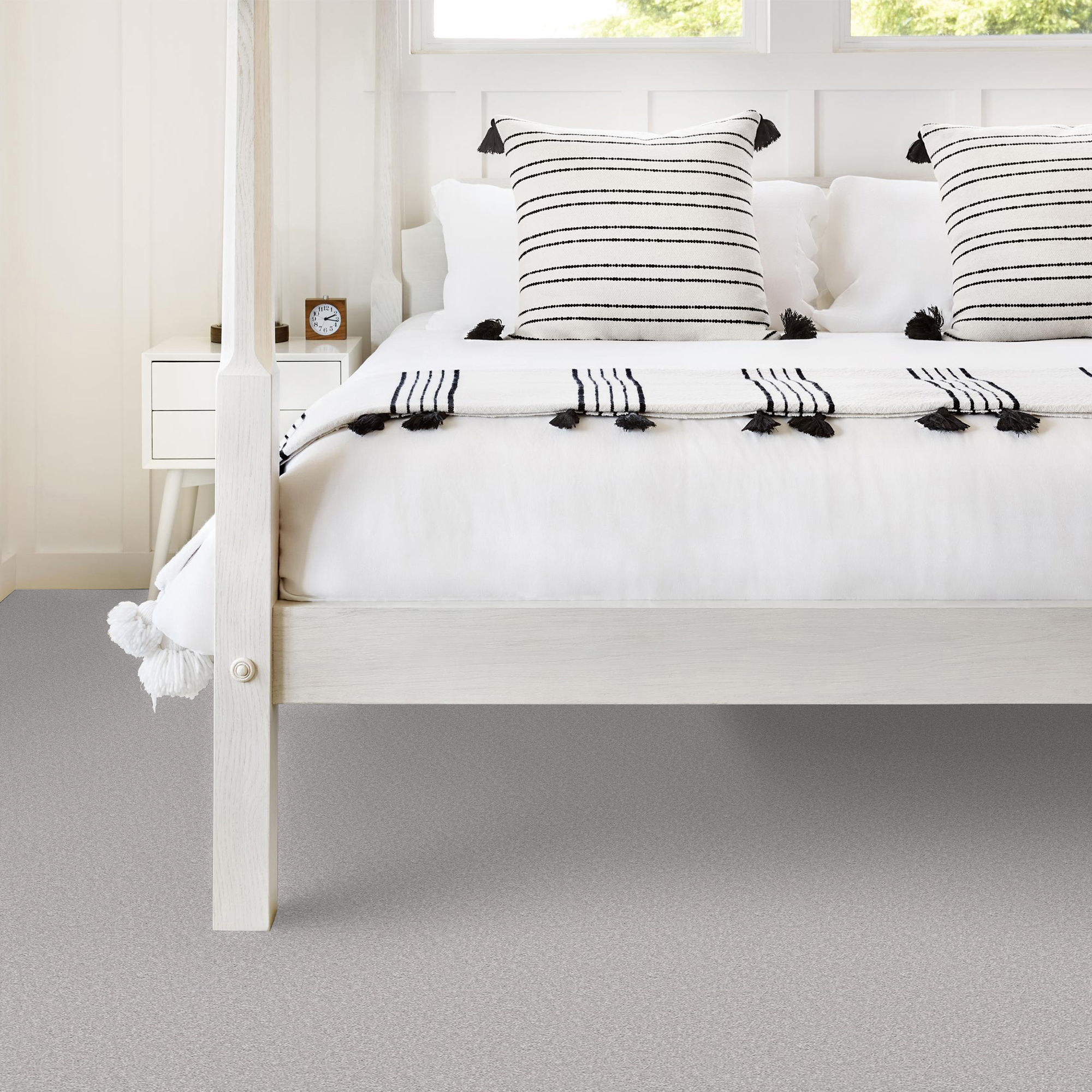 SHINGLE CREEK IV 12' SILVER CHARM ROOM