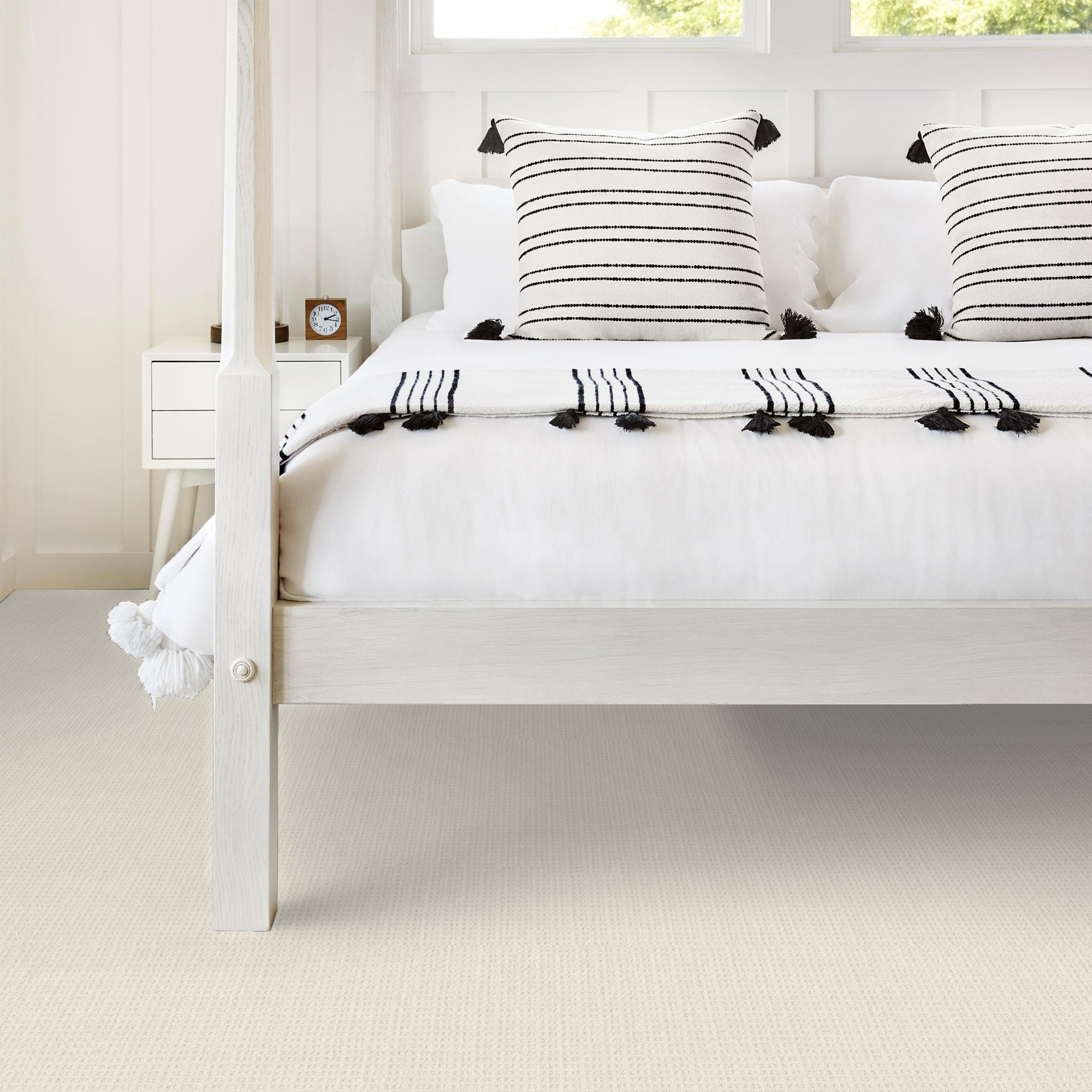 Awaken - Serene Still - HGR48_00101