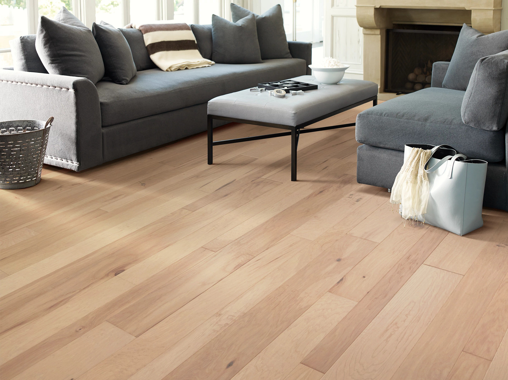 Wayward Hickory Mixed Width HW718 01086 | Shaw Builder Flooring