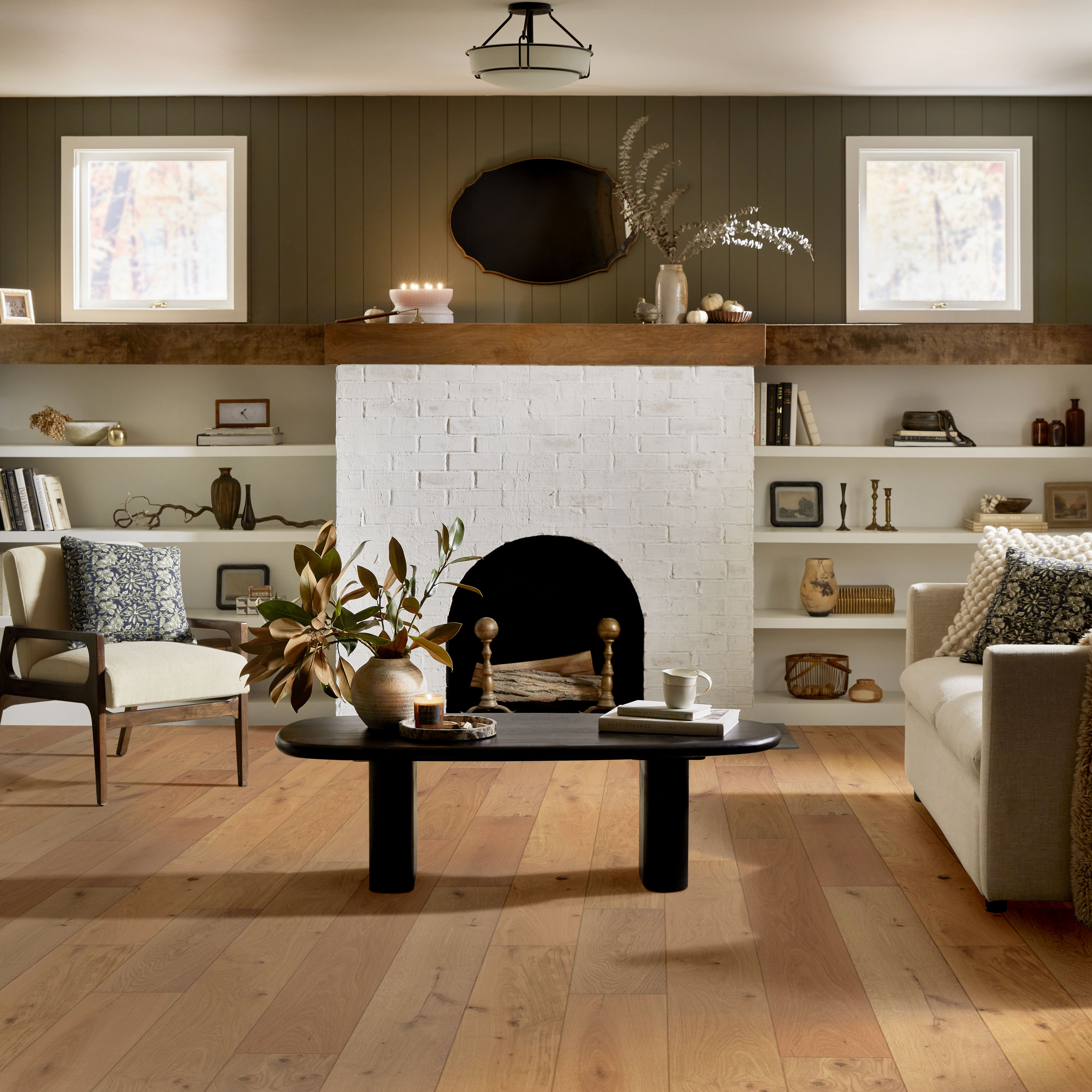 CASTLEWOOD OAK DYNASTY ROOM