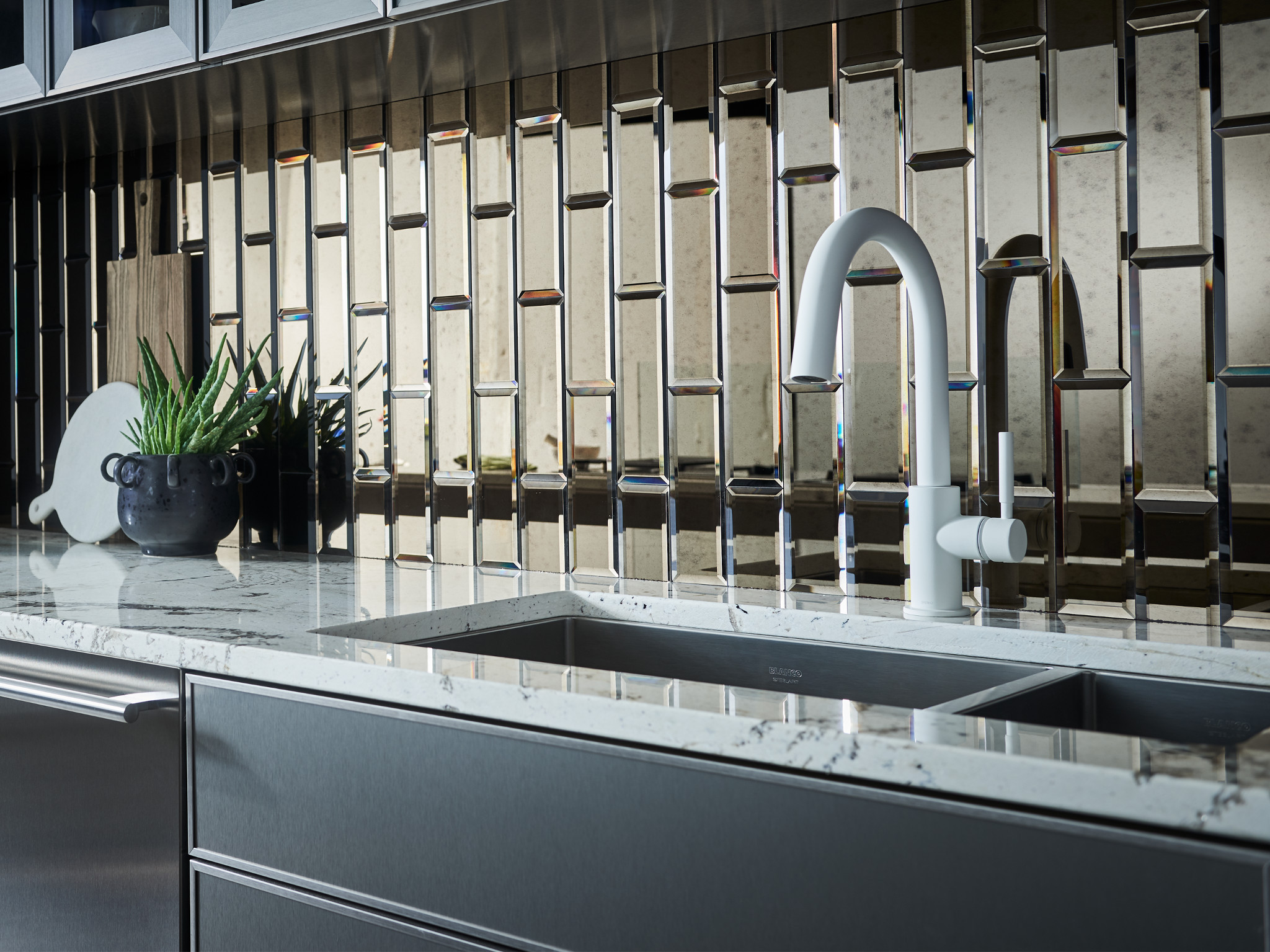 Venus 3X9 - Antique Bronze - TG04C_00600