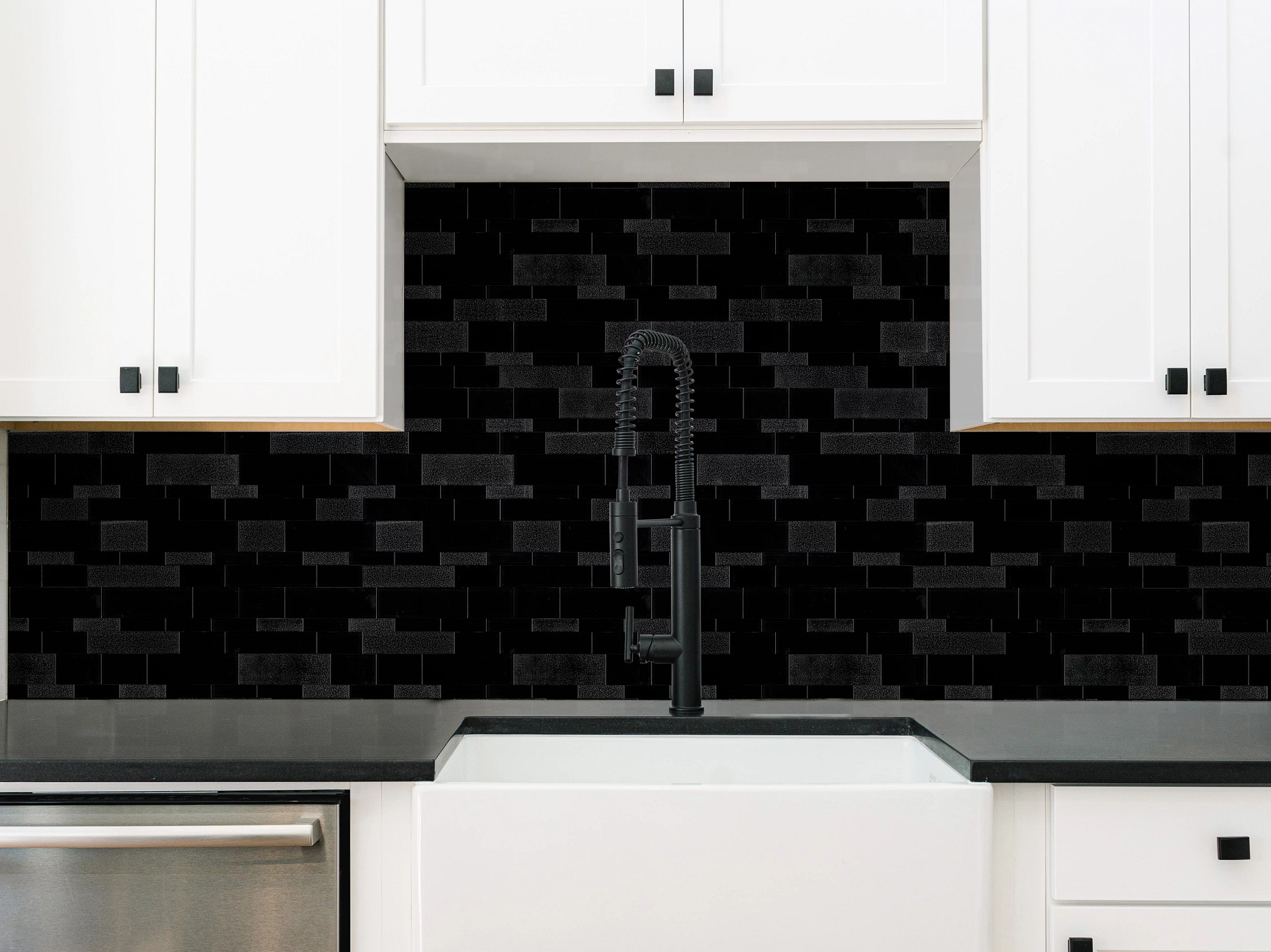 Futurist 12X18 Hammered - Caviar - TG87J_00900