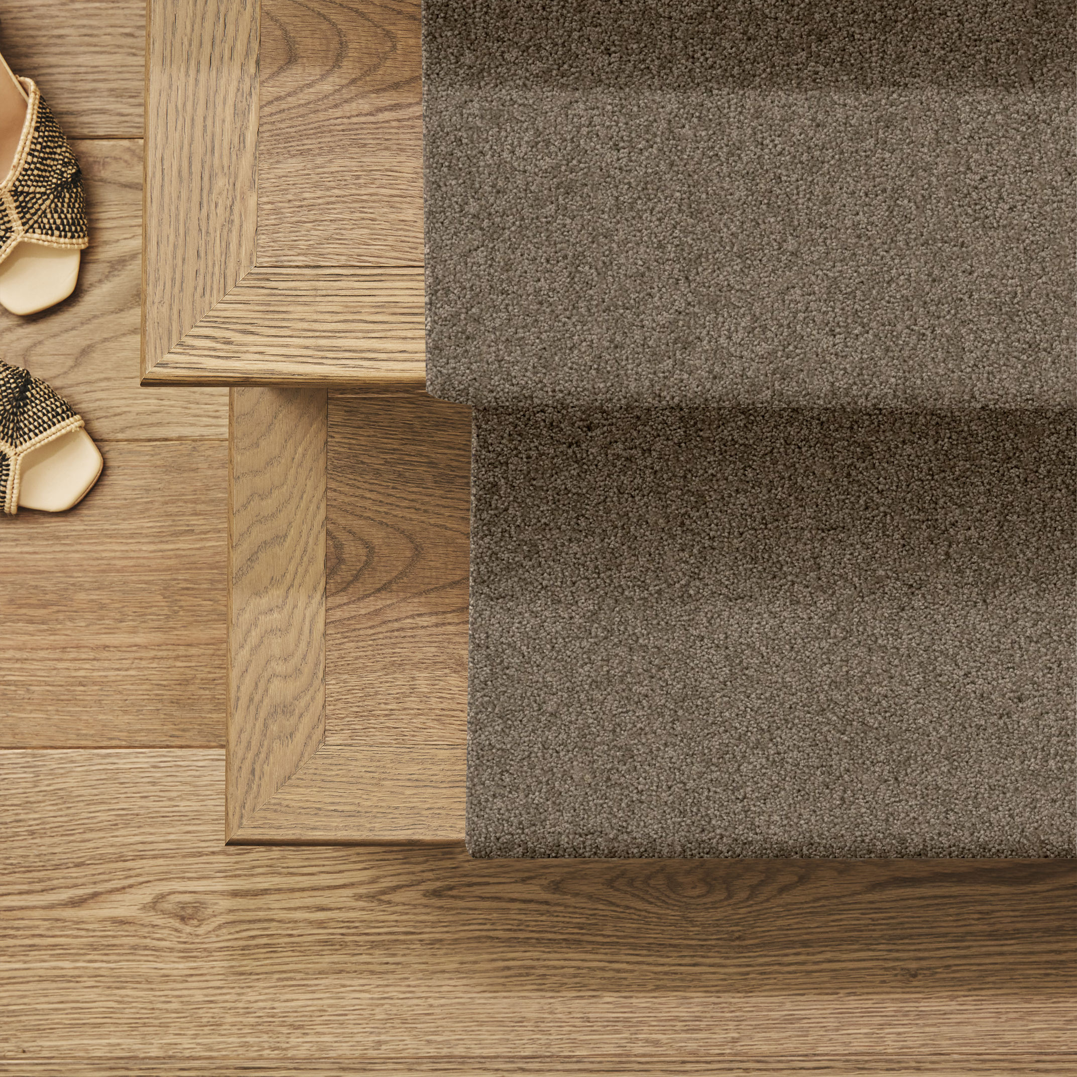 SERENDIPITY I SIMPLY TAUPE ROOM