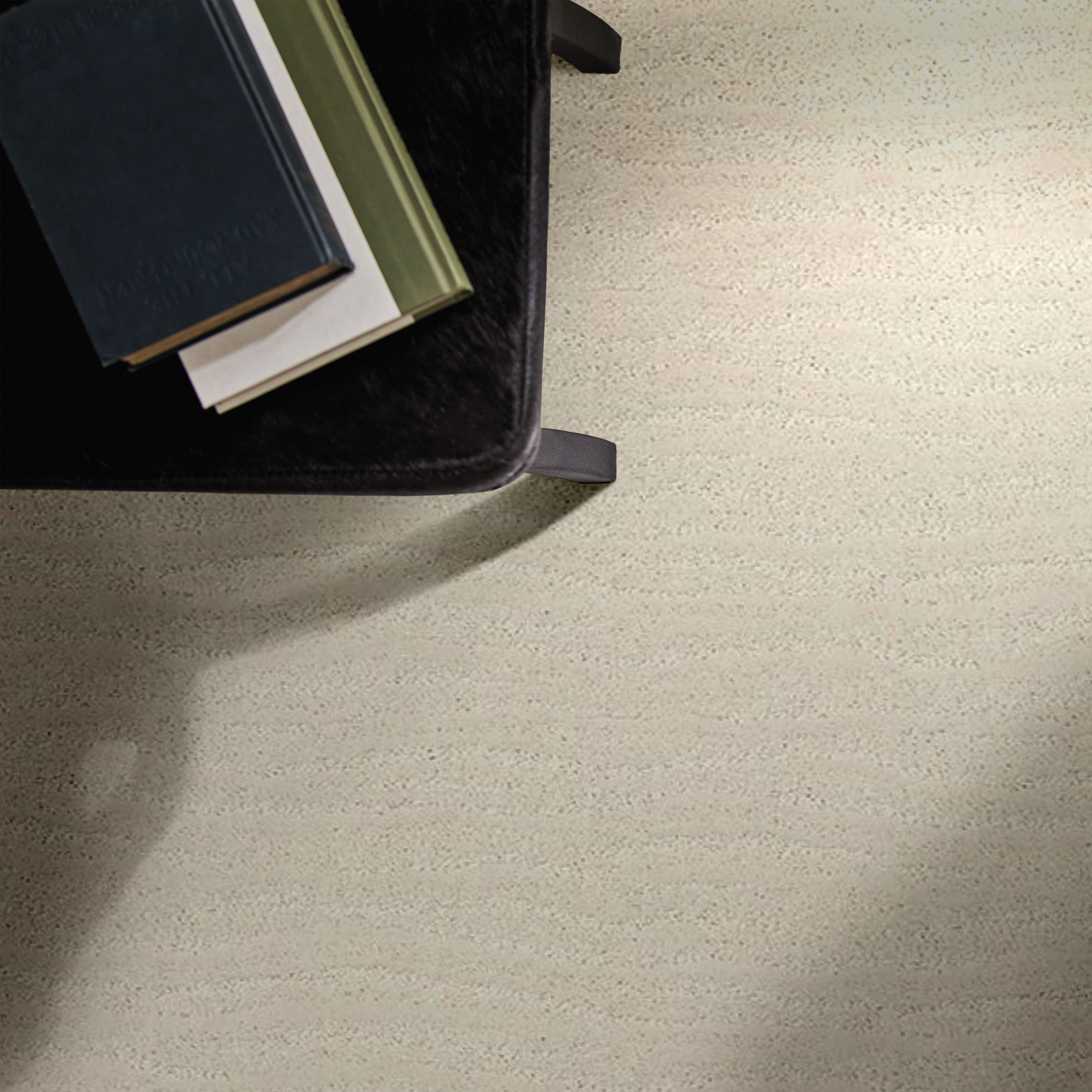 POSE ALMOND MILK ROOM