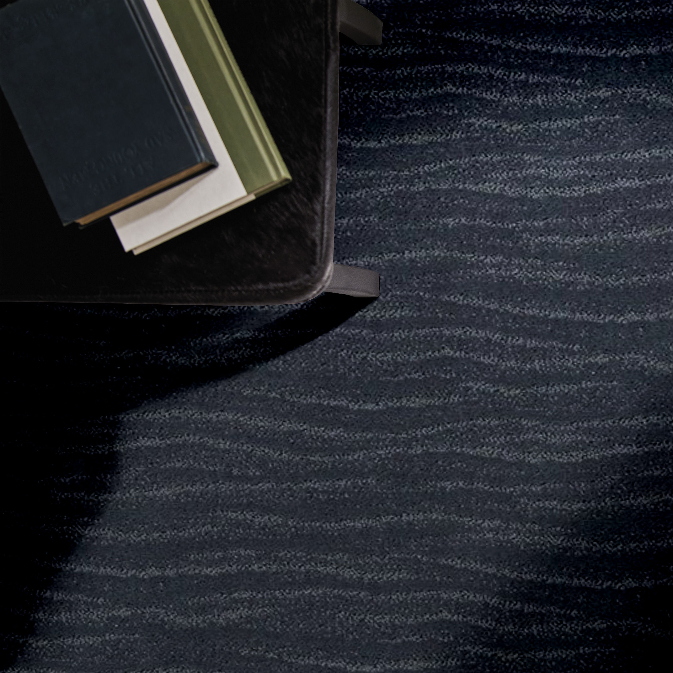 POSE OCEAN FLOOR ROOM