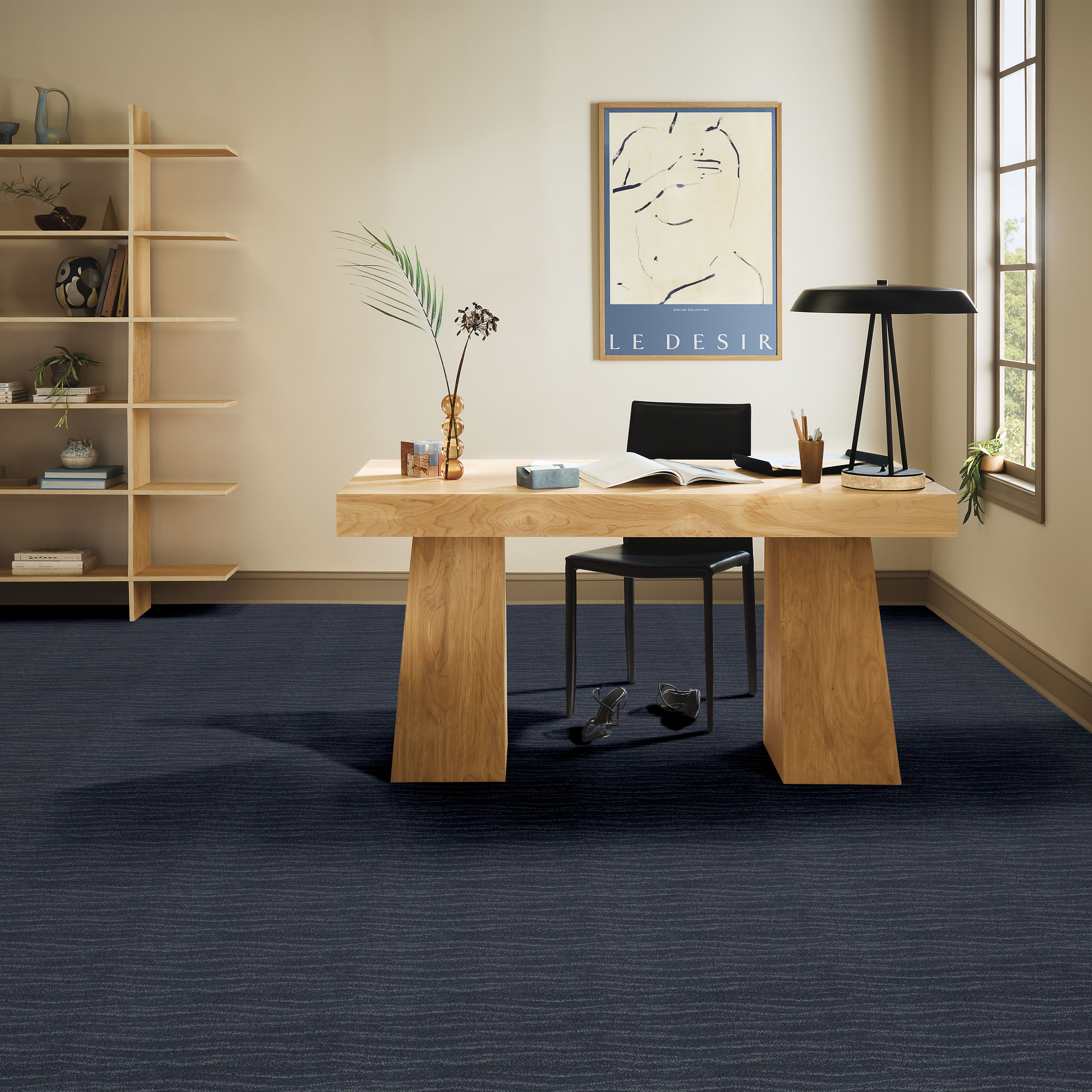 POSE OCEAN FLOOR ROOM