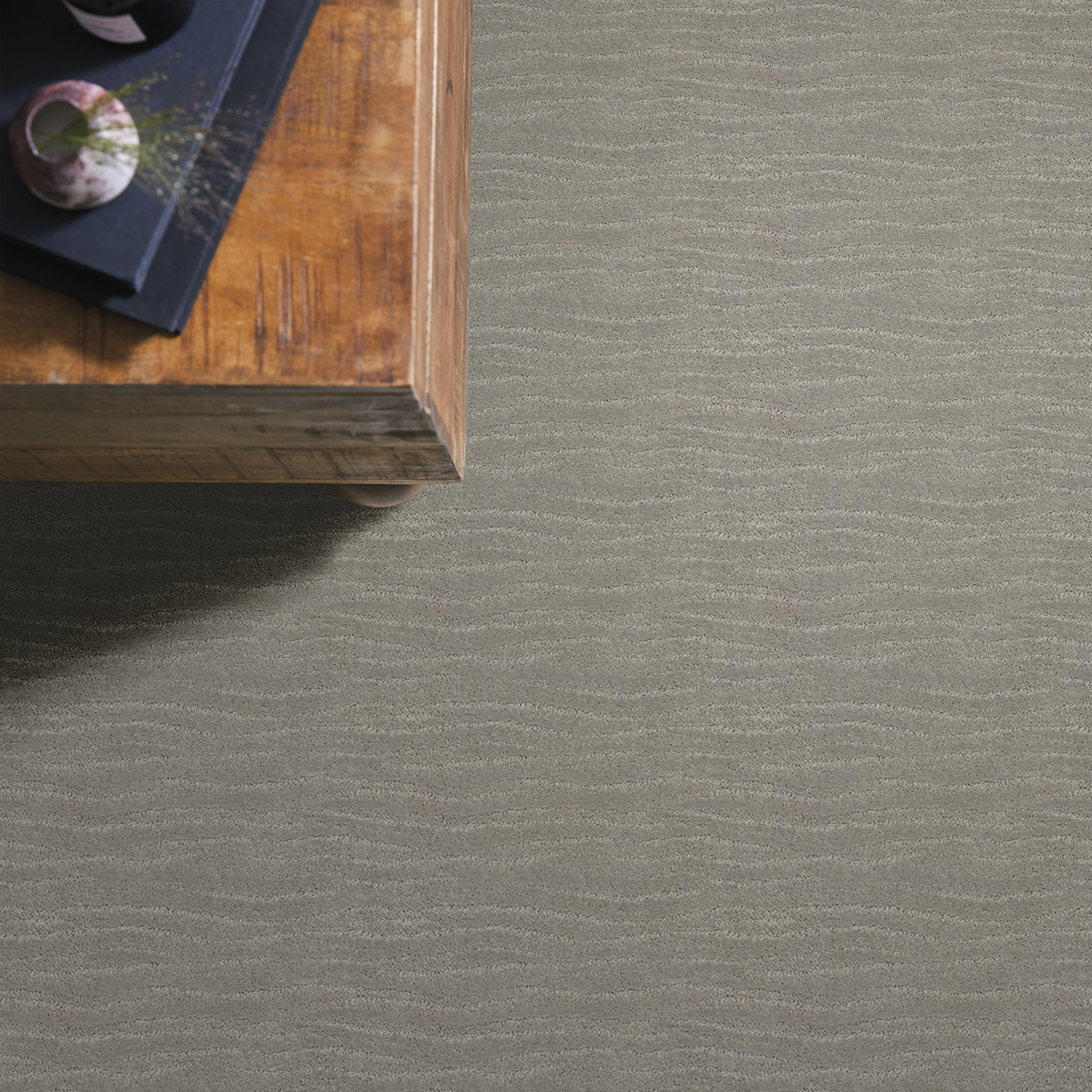 POSE SMOKE EMBERS ROOM