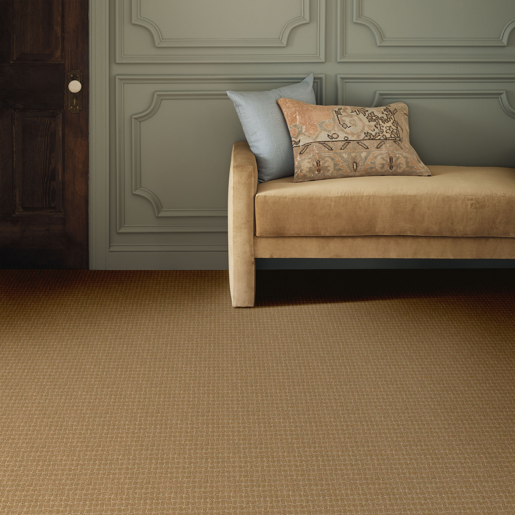 PAWSTRUCK GOLDEN STRAW ROOM