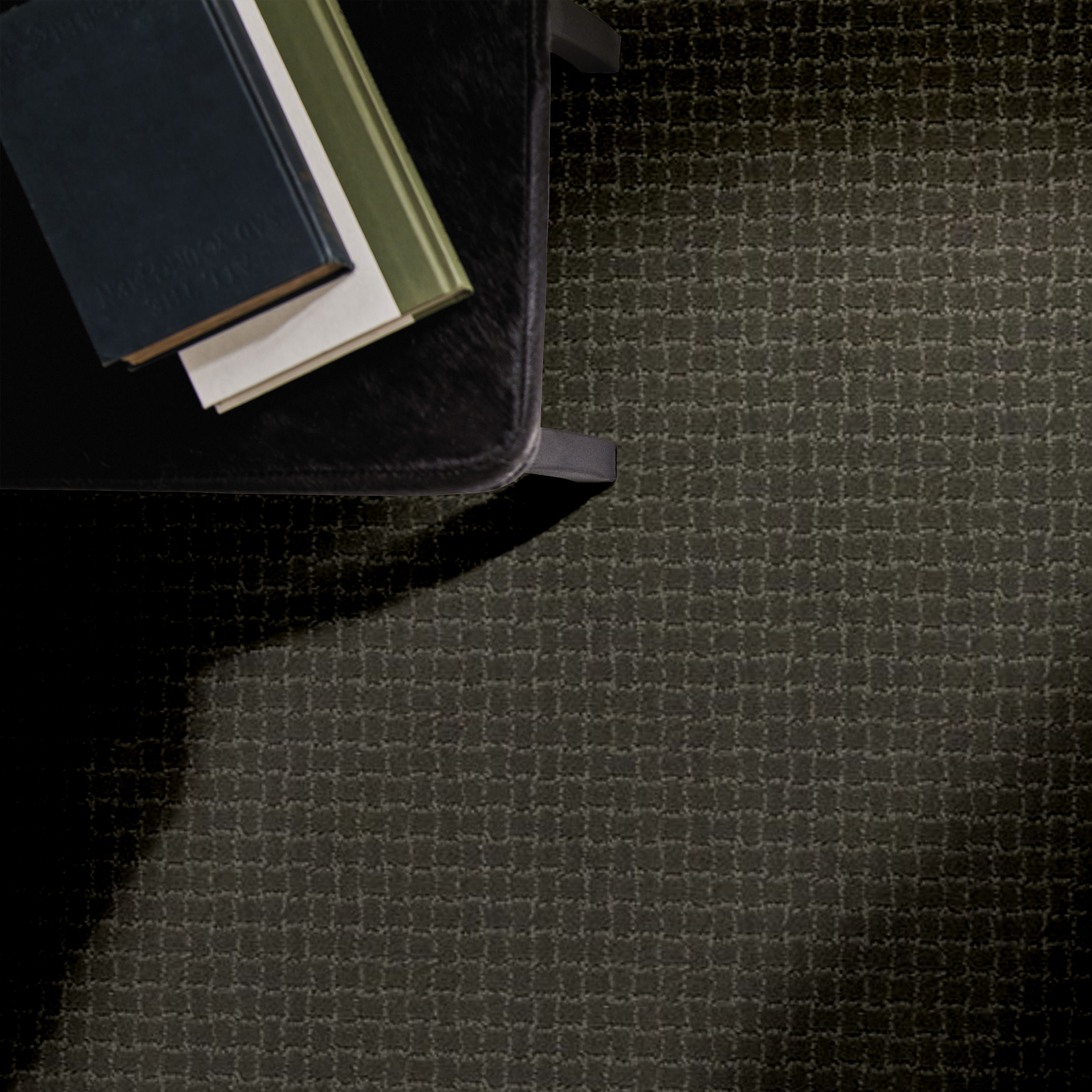 PAWSTRUCK SMOKED OYSTER ROOM