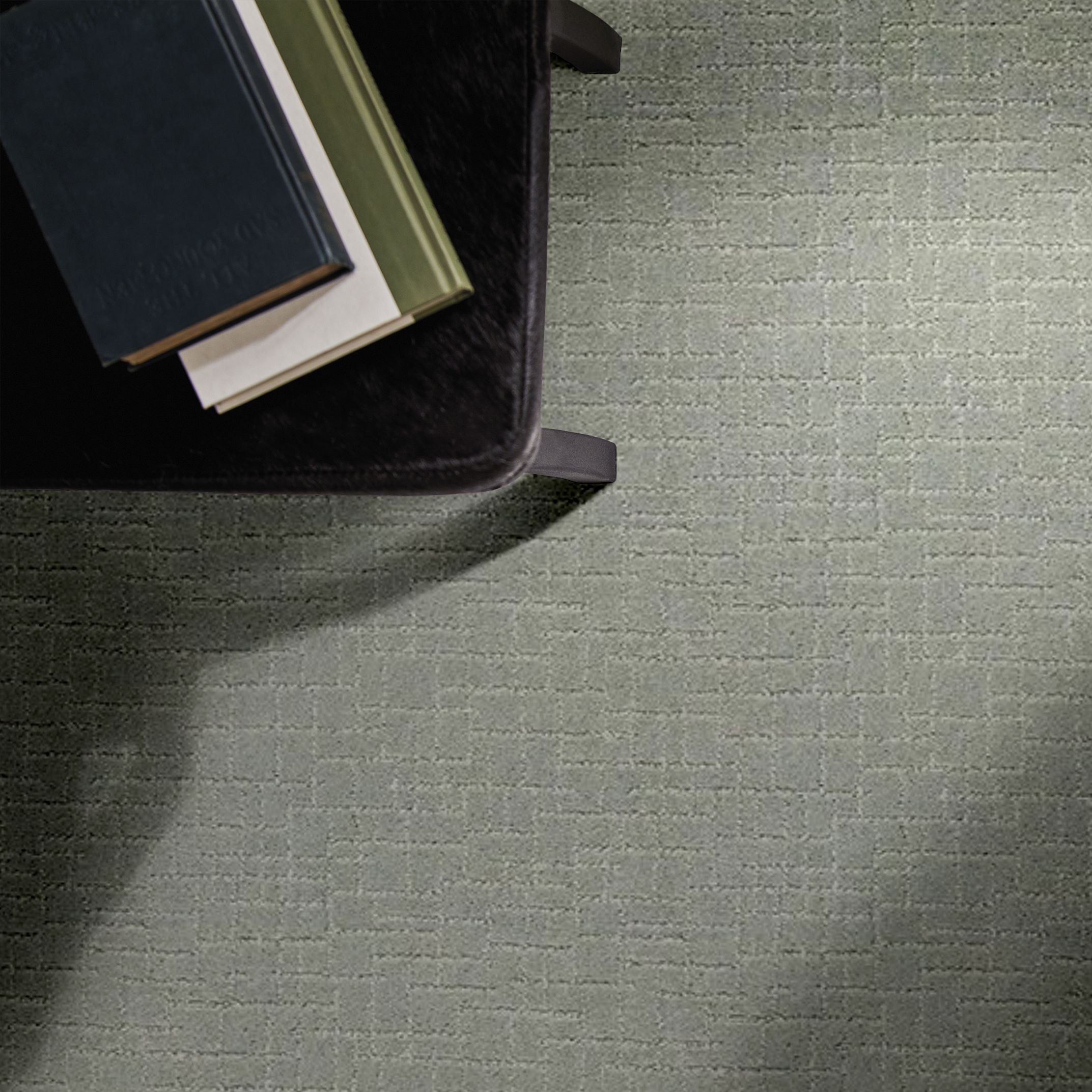 FAUX PAW MISTY LAKE ROOM