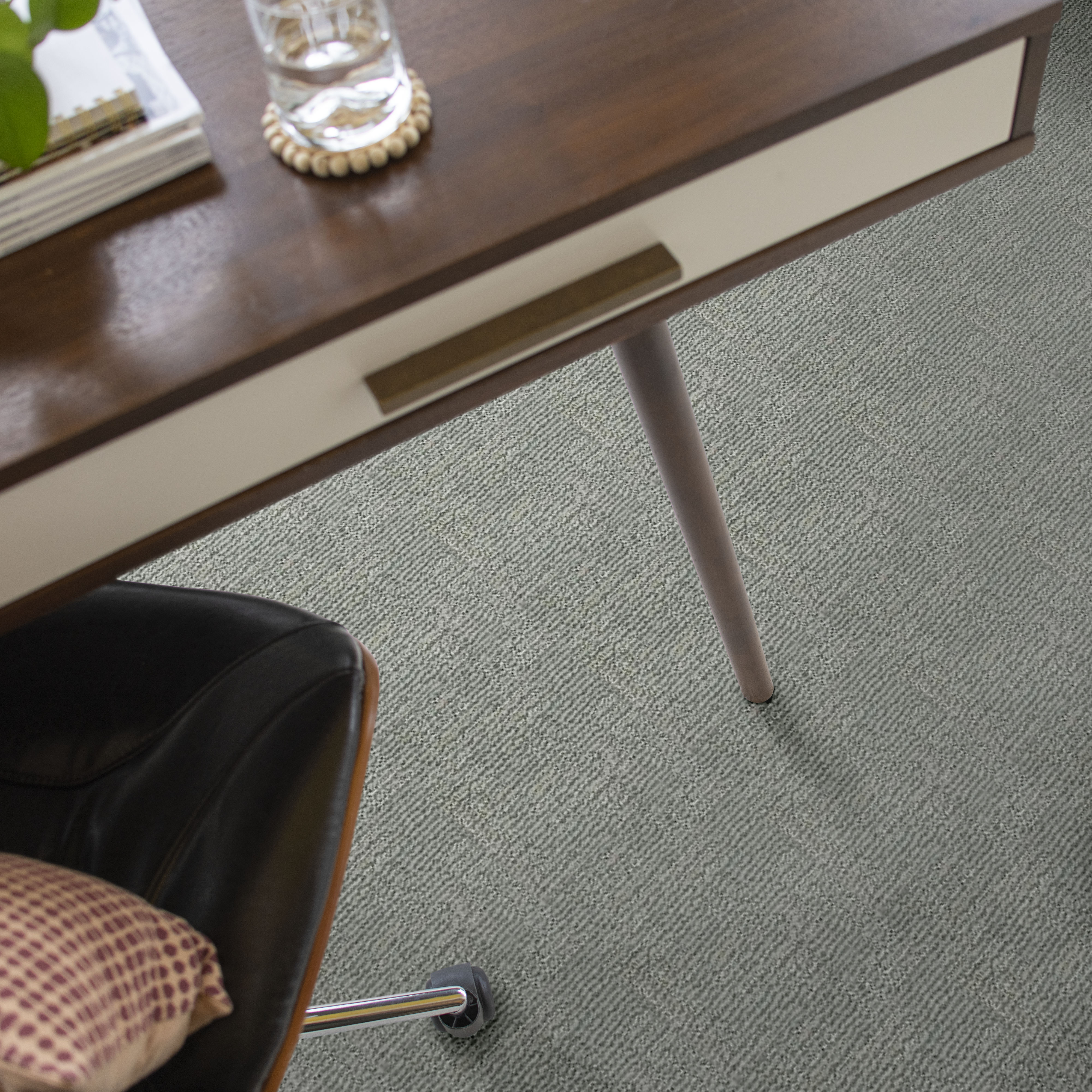 DIEGO WARM SPRING ROOM in room