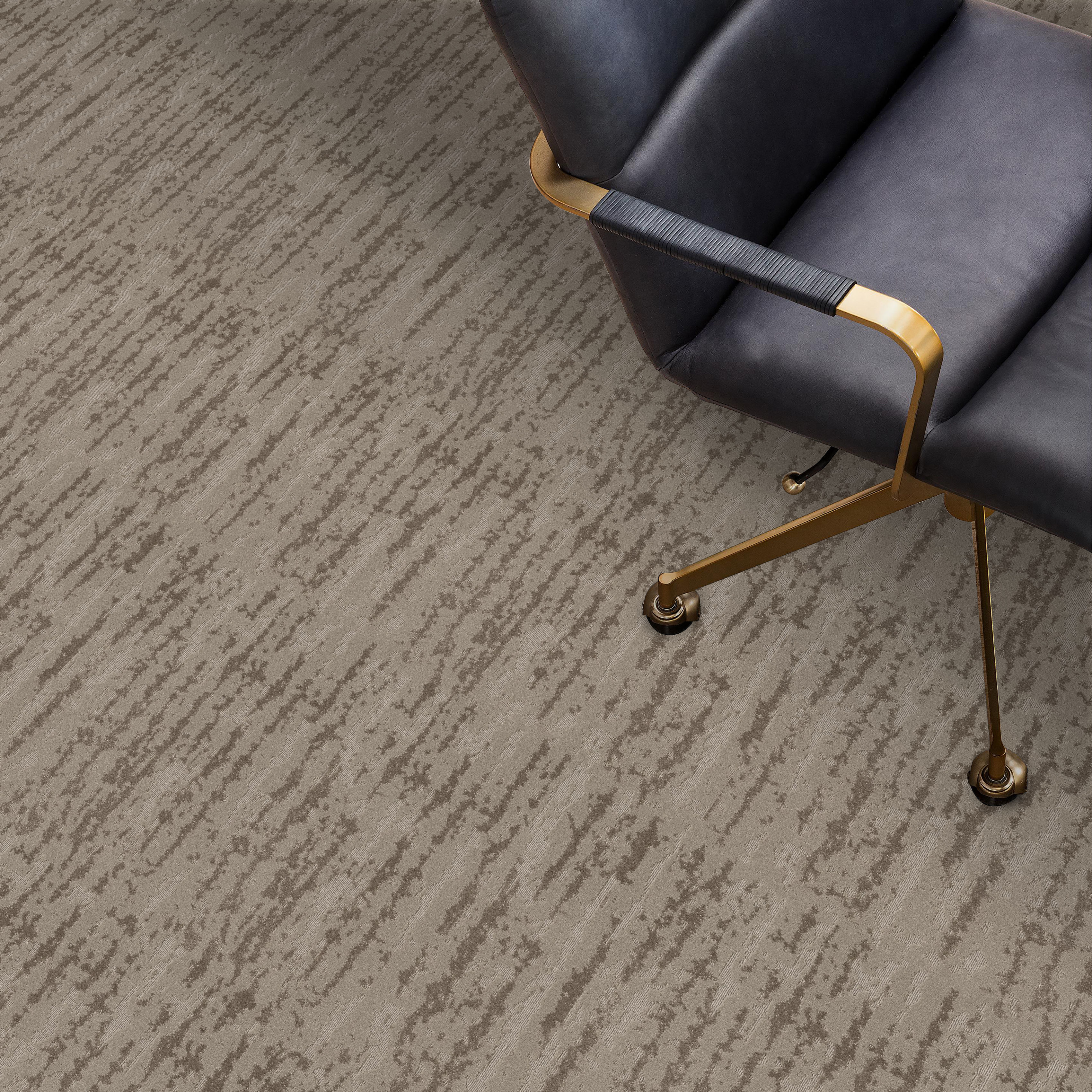 MING SHADY ROOM in room