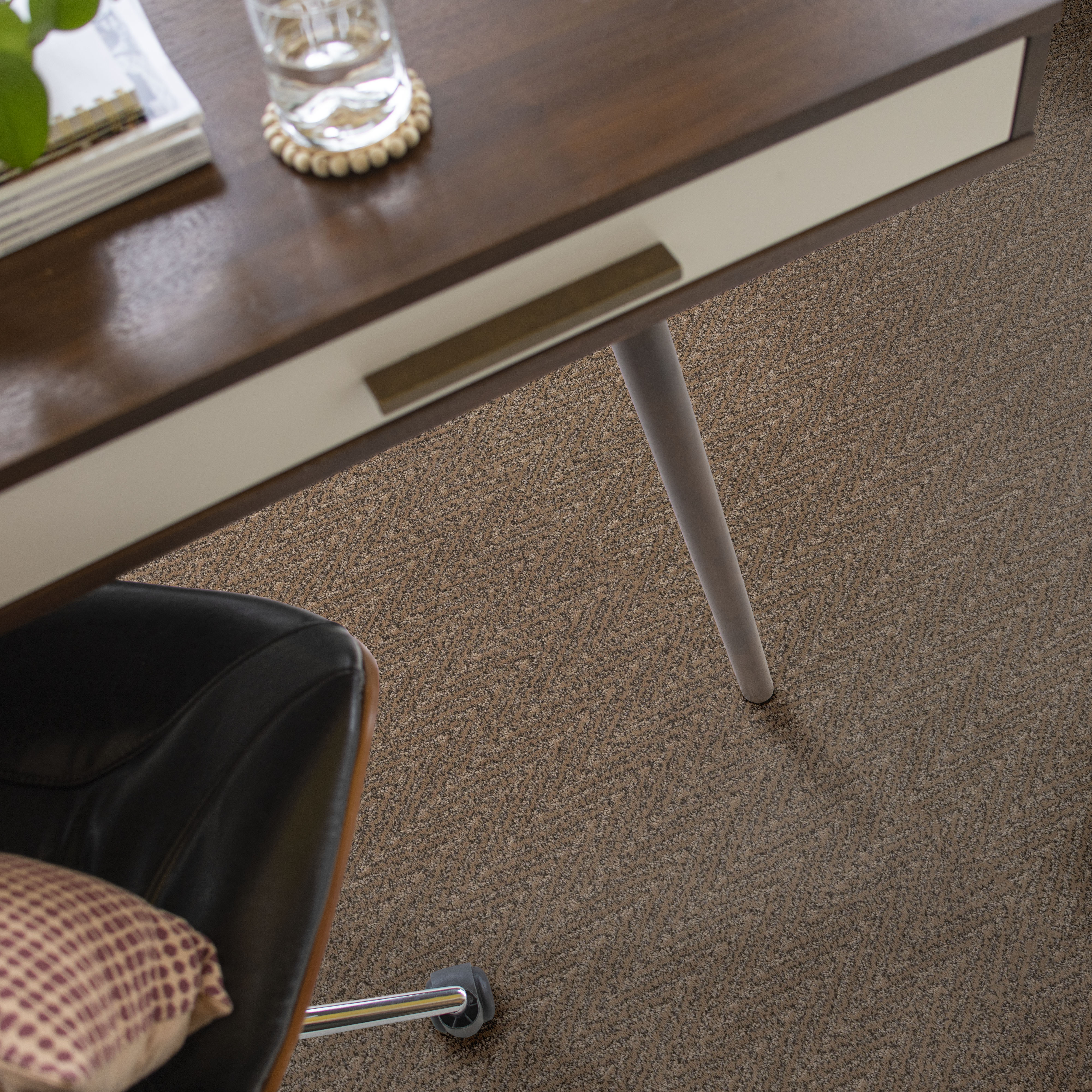 KIT CAMELBACK ROOM in room