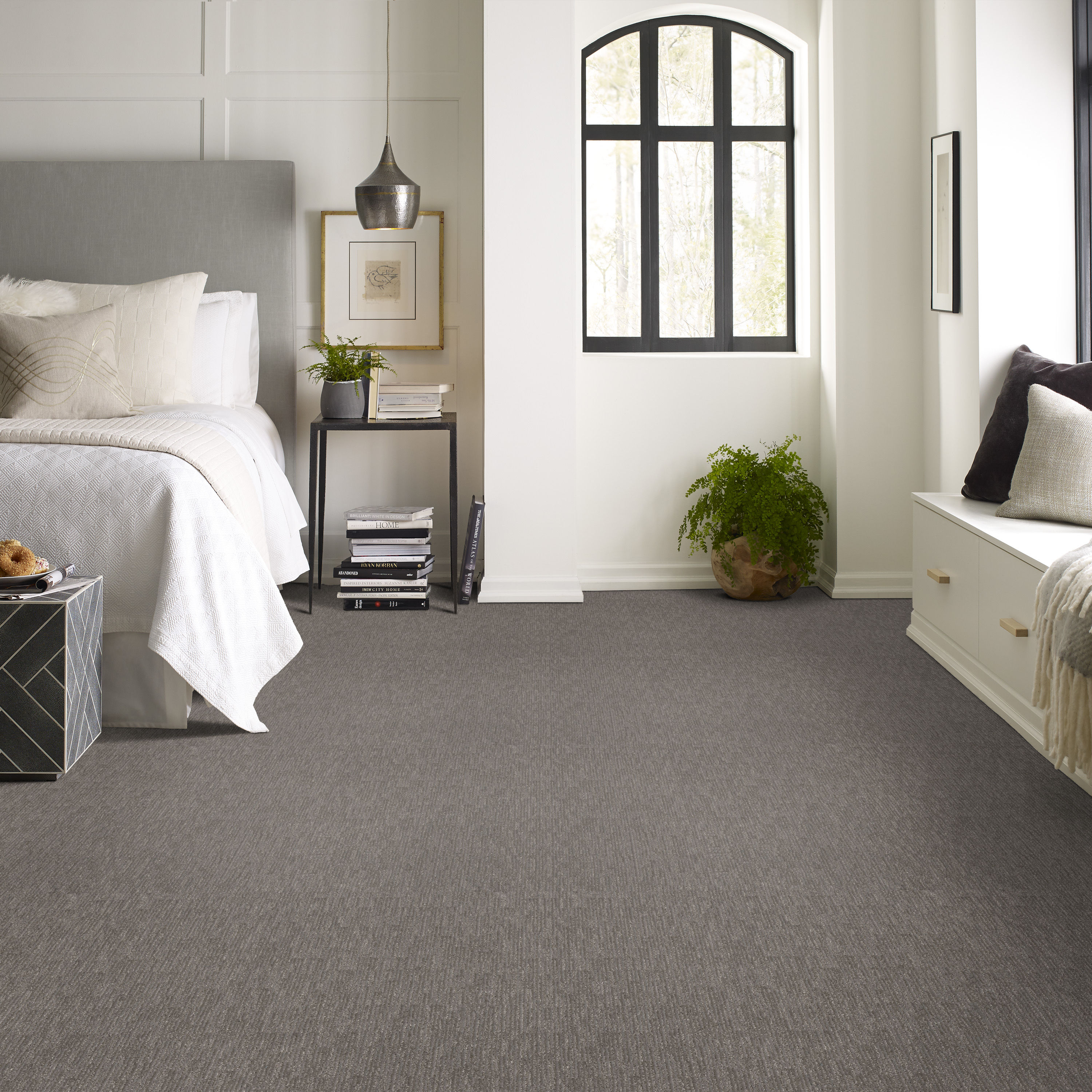 SNEAK PEEK MAGNETIC ROOM in room