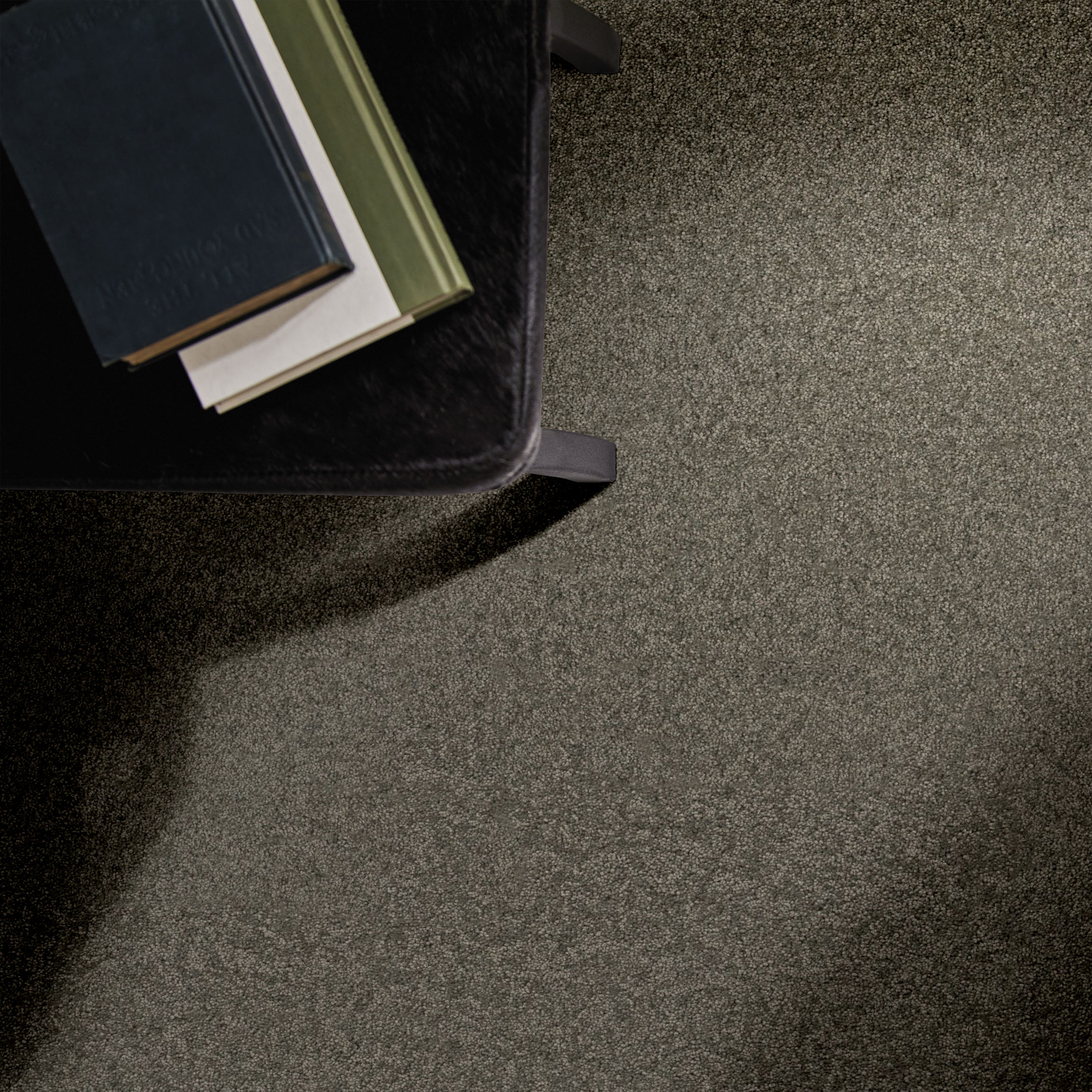 ENCHANTING HIGHRISE ROOM