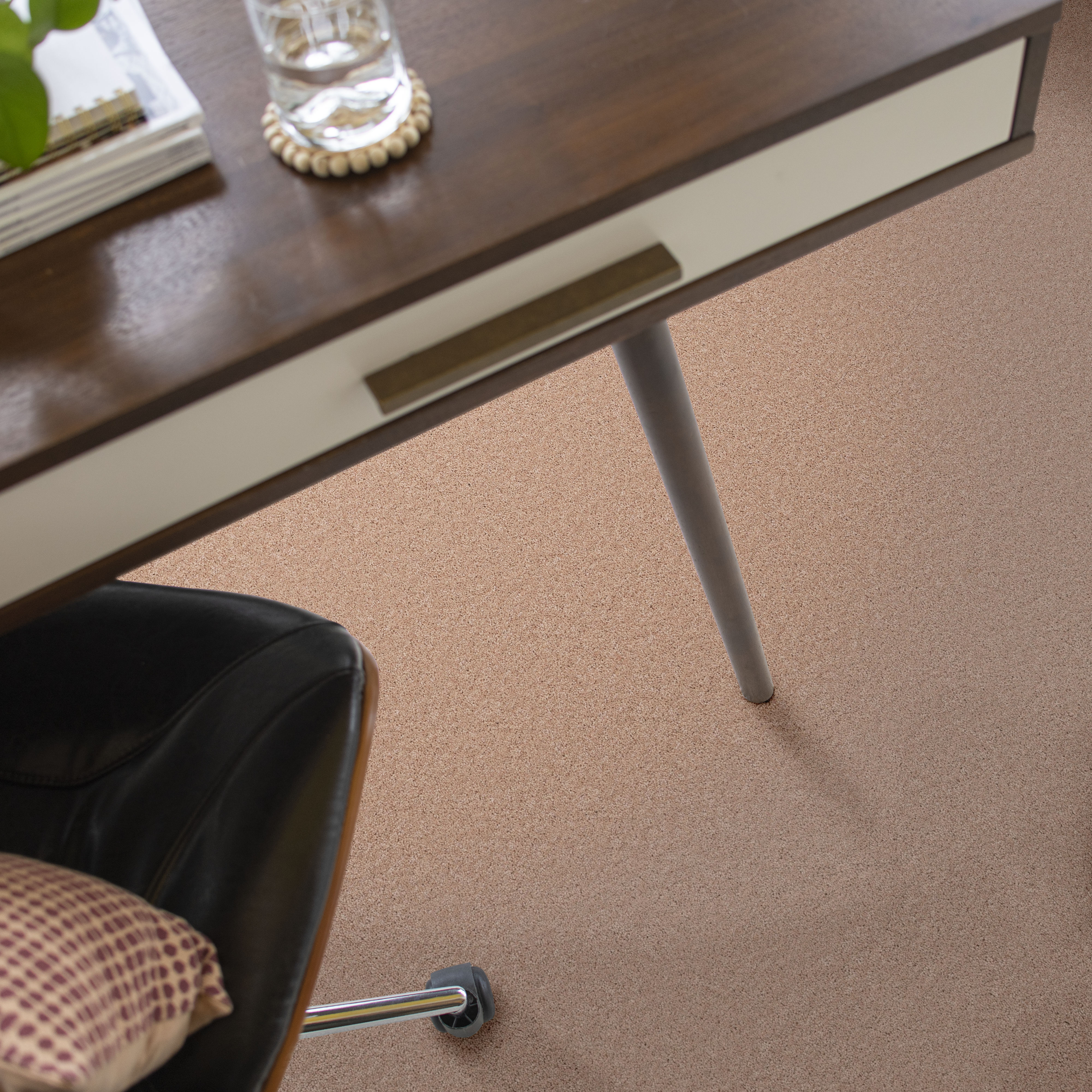 ENDURING CHARM APRICOT ICE ROOM in room