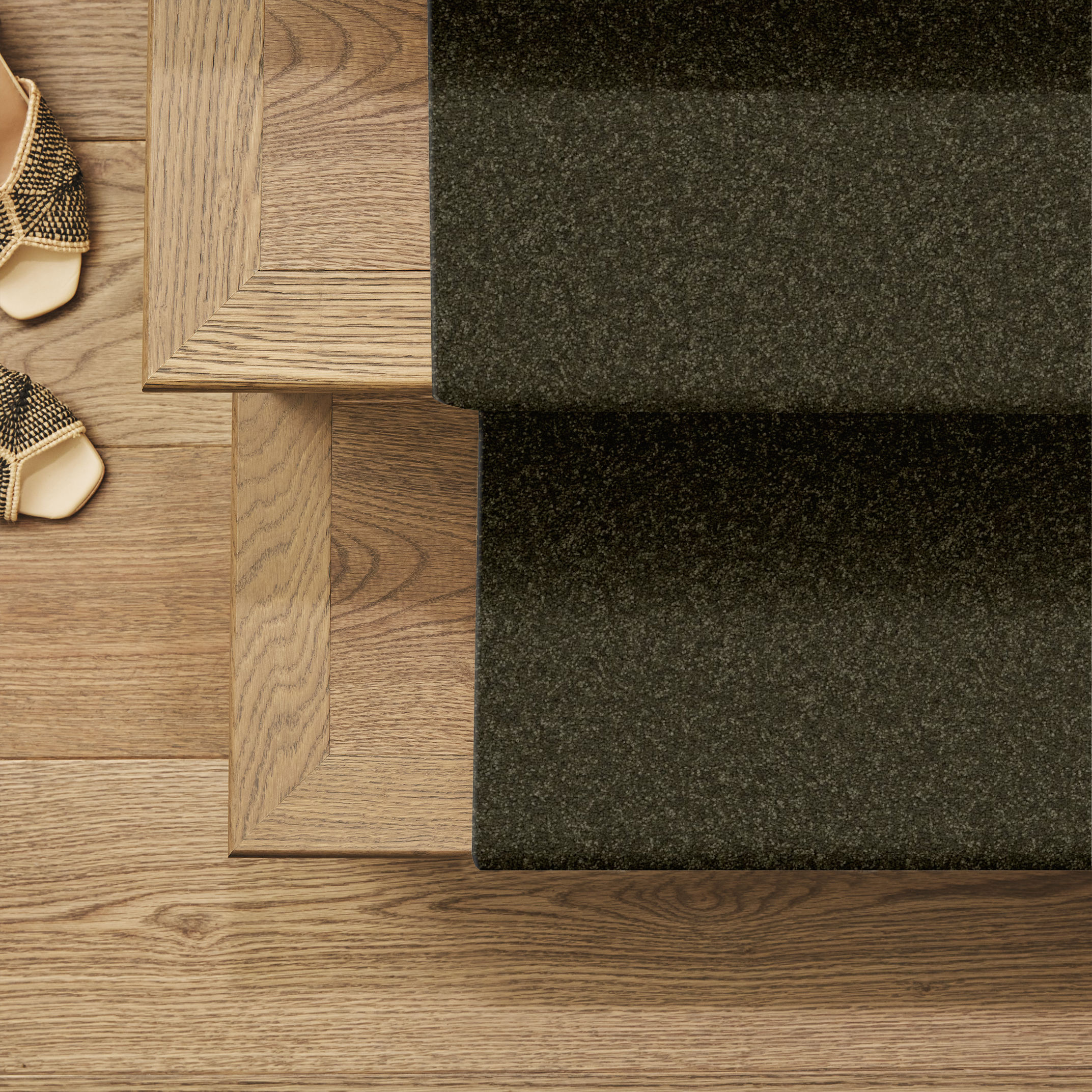 ELEGANT BEAUTY DARK OLIVE ROOM