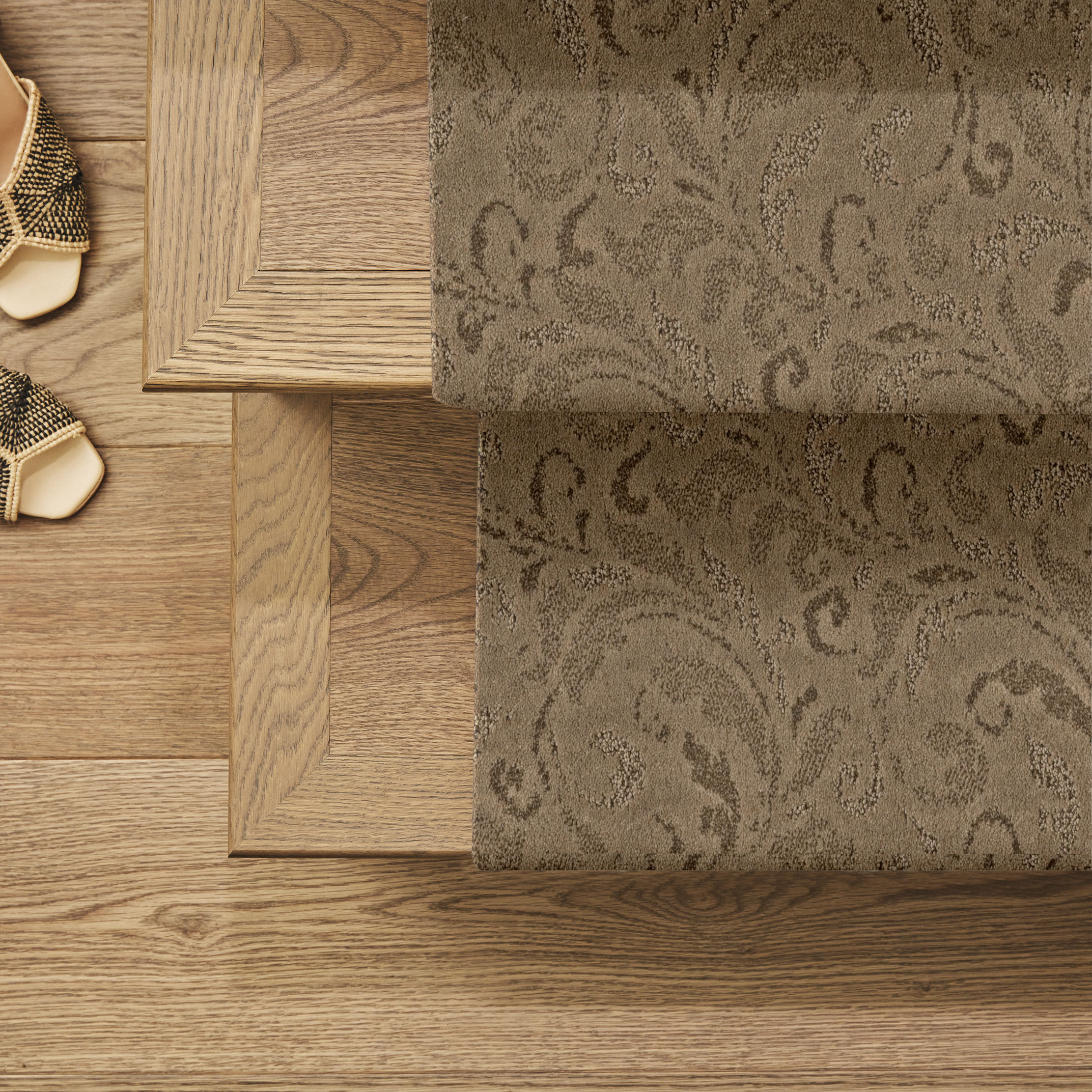 CHARISMATIC OPEN CANYON ROOM