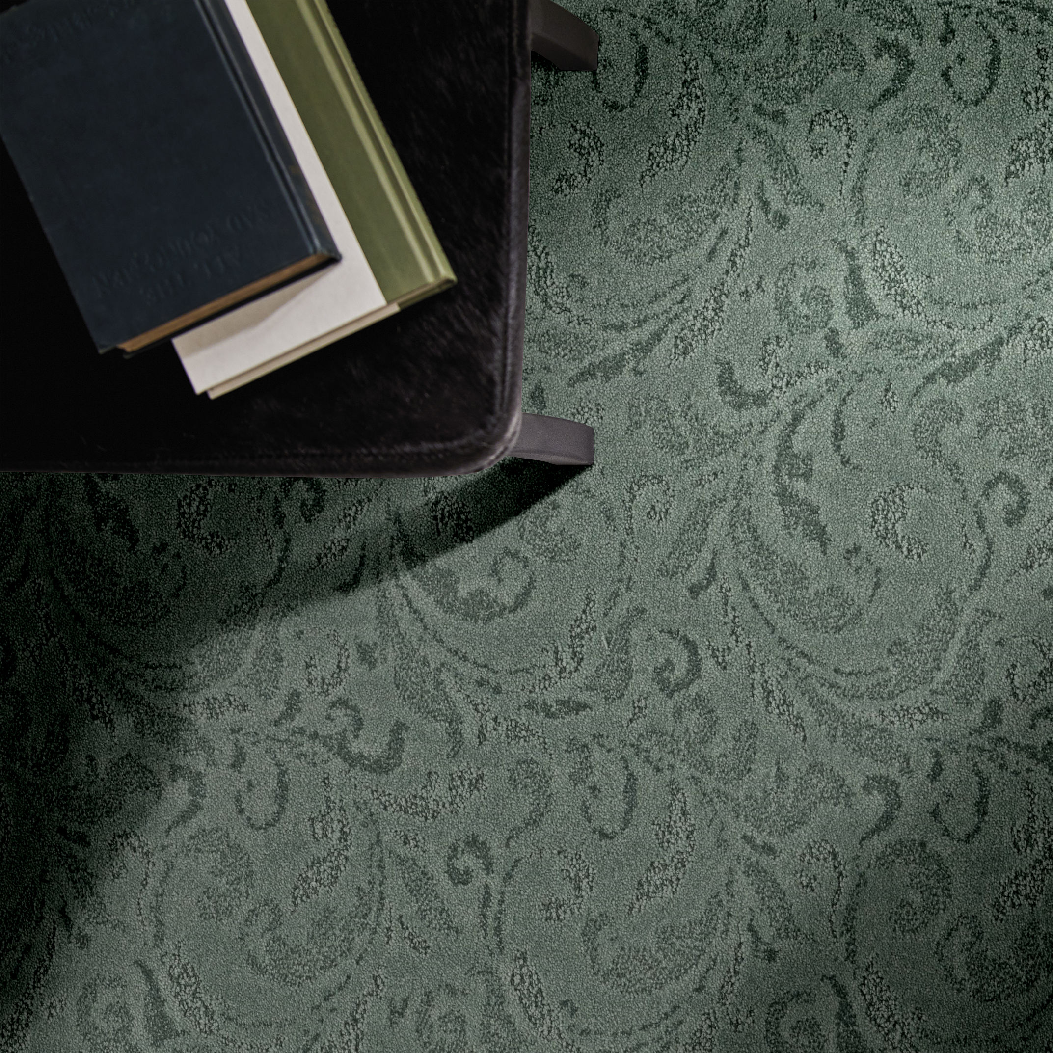 CHARISMATIC THAI BASIL ROOM